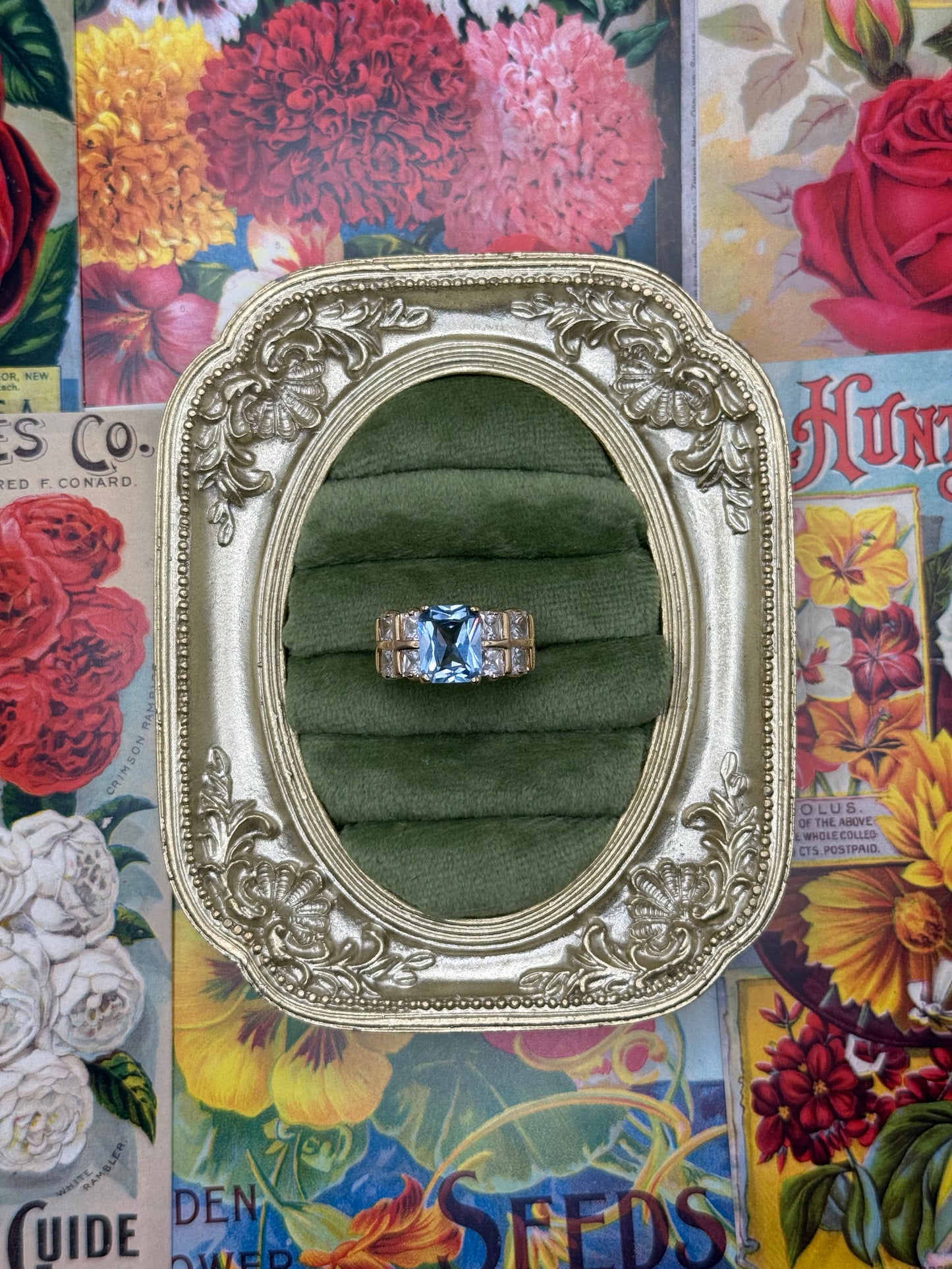 Vintage Gold Tone Old Stock Ring Size 5