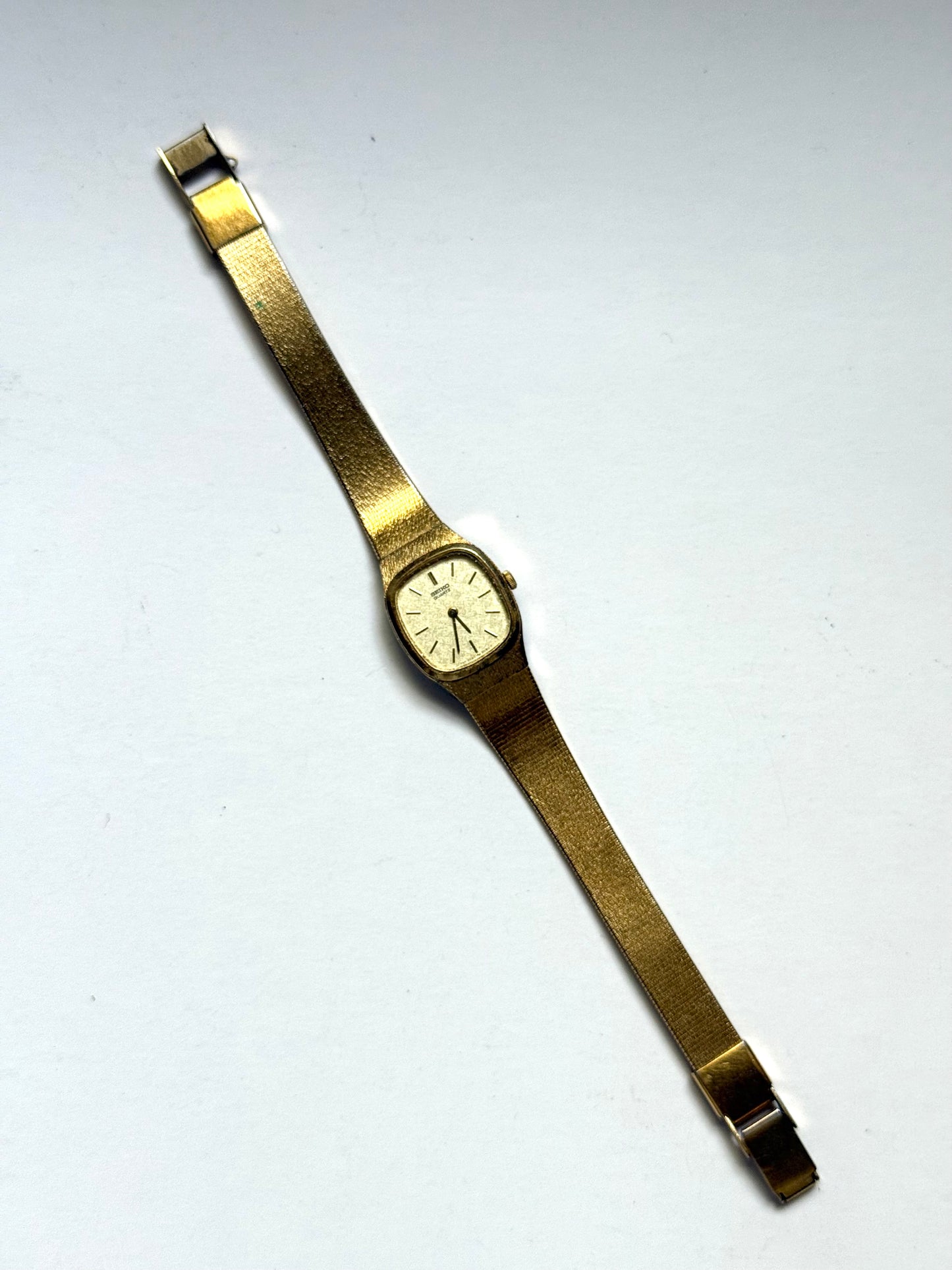 working gold tone square dial seiko watch