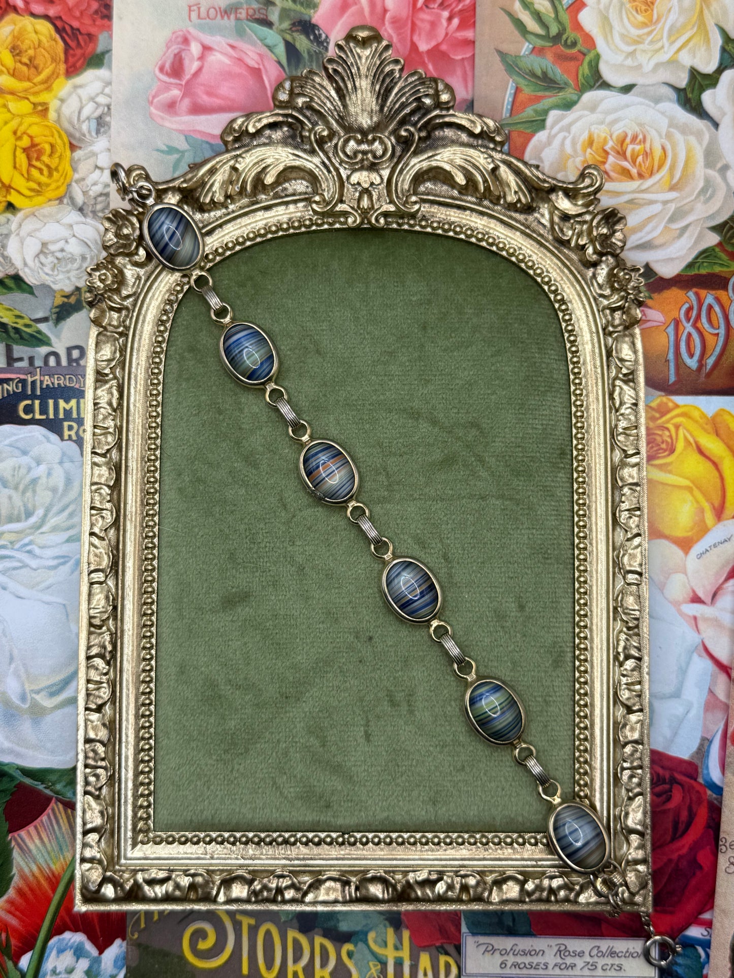 Vintage Gold Tone Striped Cabochon Bracelet
