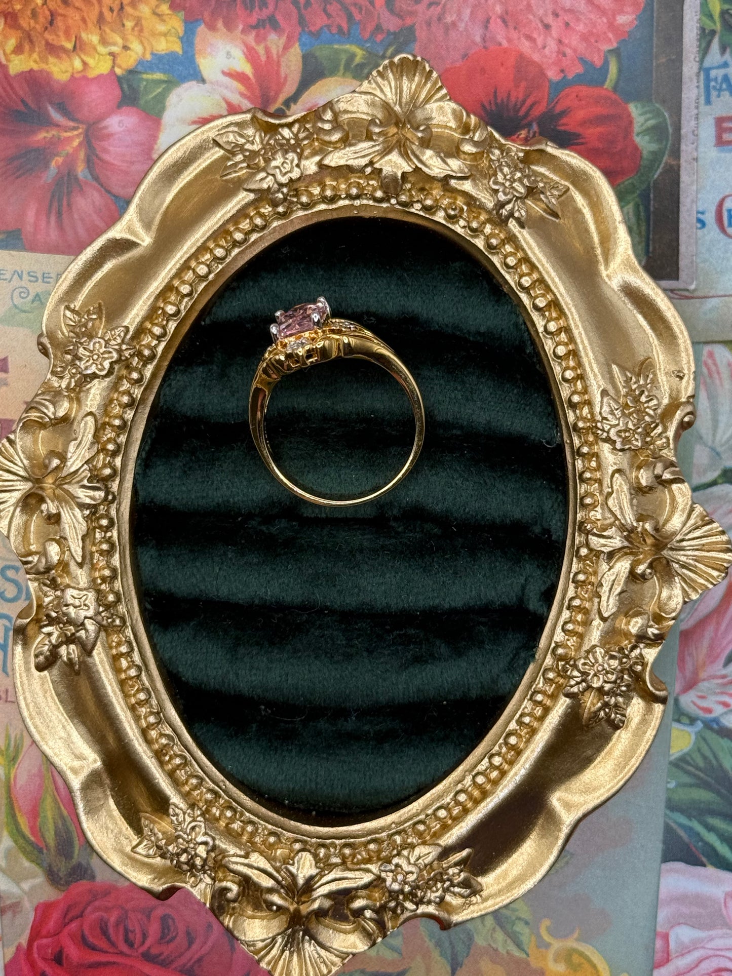 Vintage Gold Tone Old Stock Ring Size 9