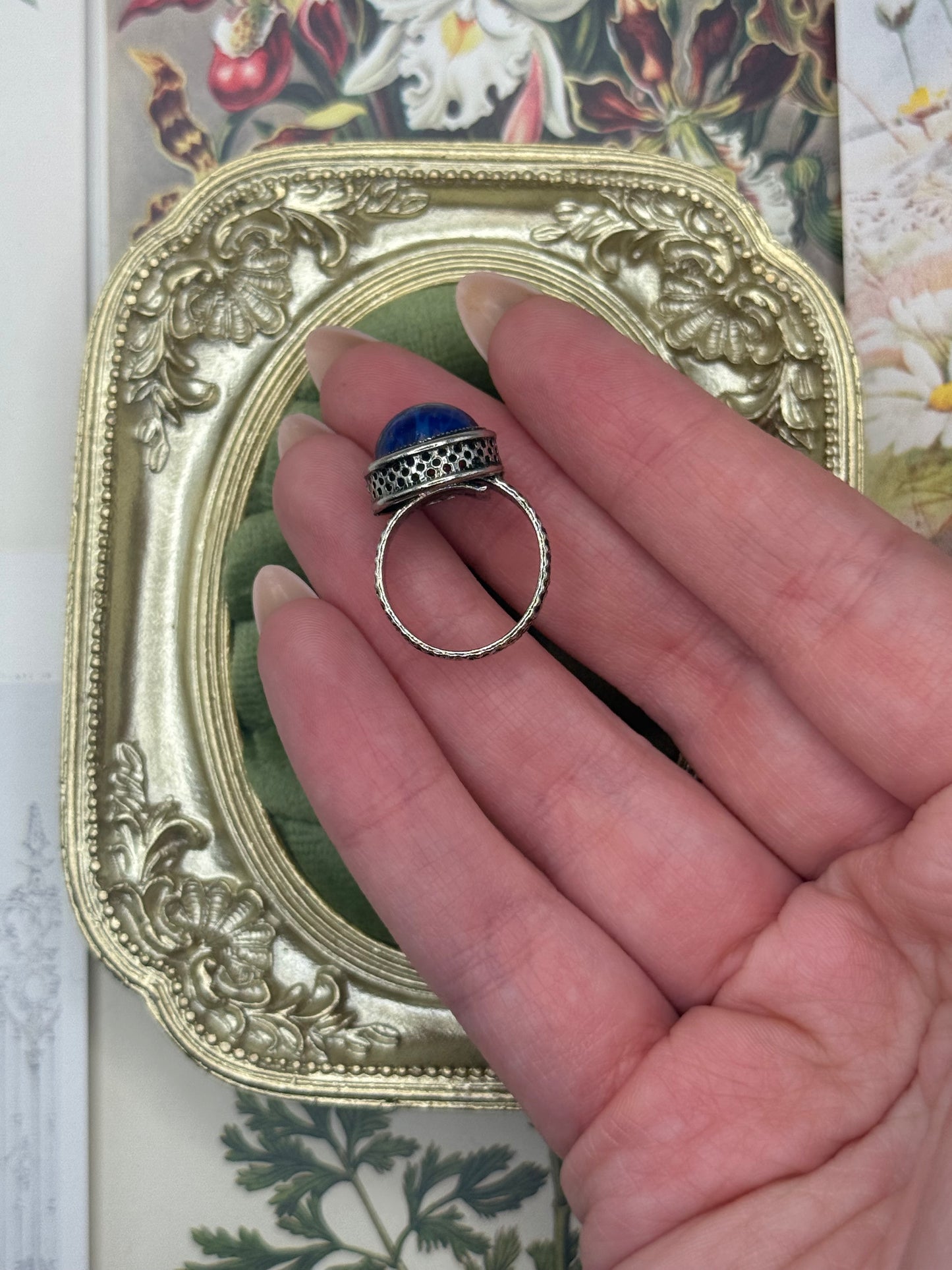 Vintage Silver Tone Adjustable Ring Size 6 (currently)