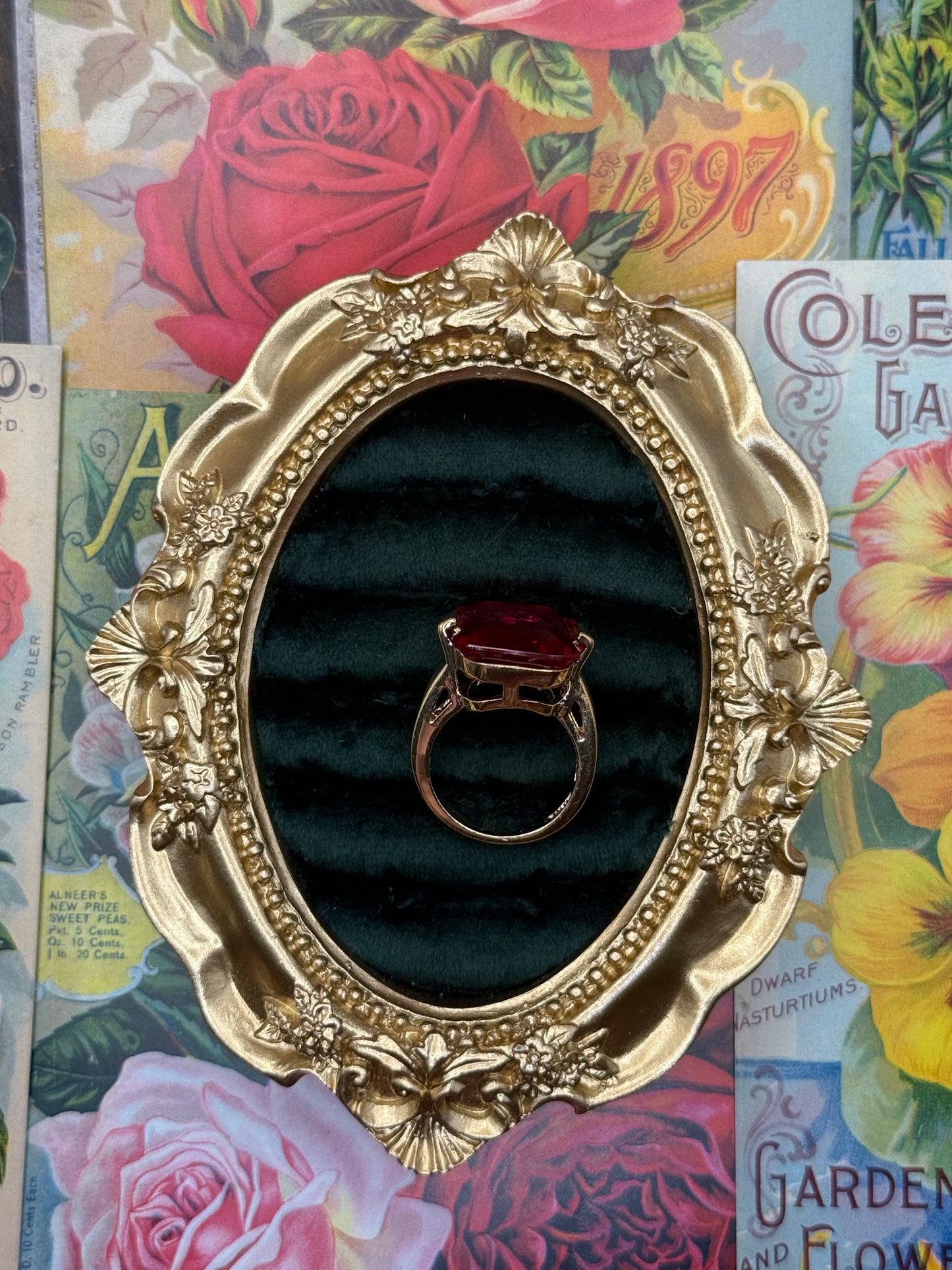 Vintage Gold Tone Old Stock Ring Size 7