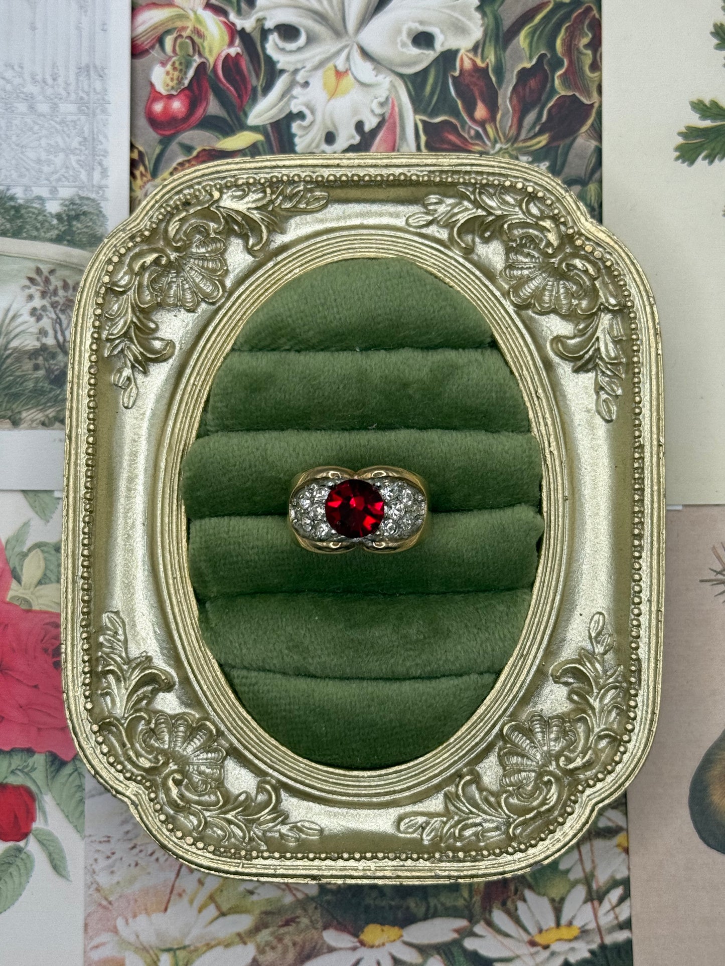 Vintage Gold Tone Old Stock Gemstone Ring Size 5.5