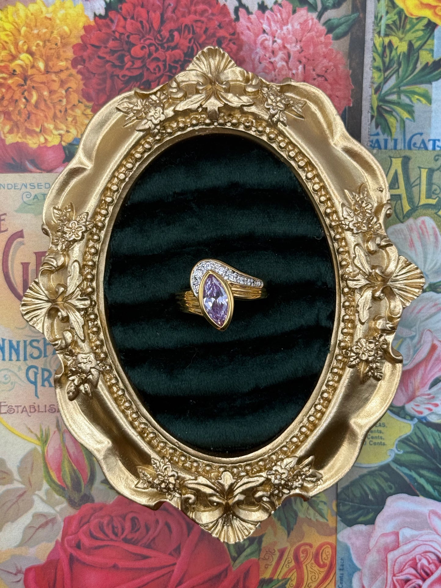 Vintage Gold Tone Old Stock Ring Size 9