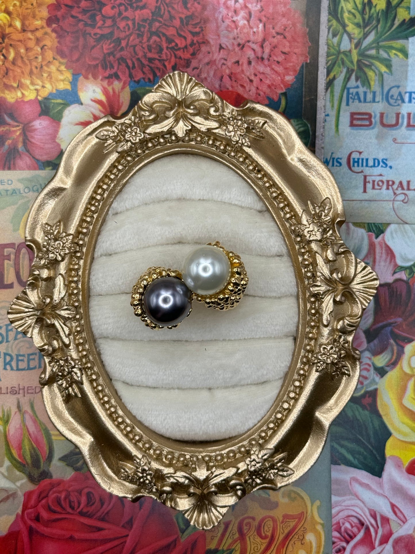 Modern Gold Tone Chunky Heavy Pearl Ring Size 8
