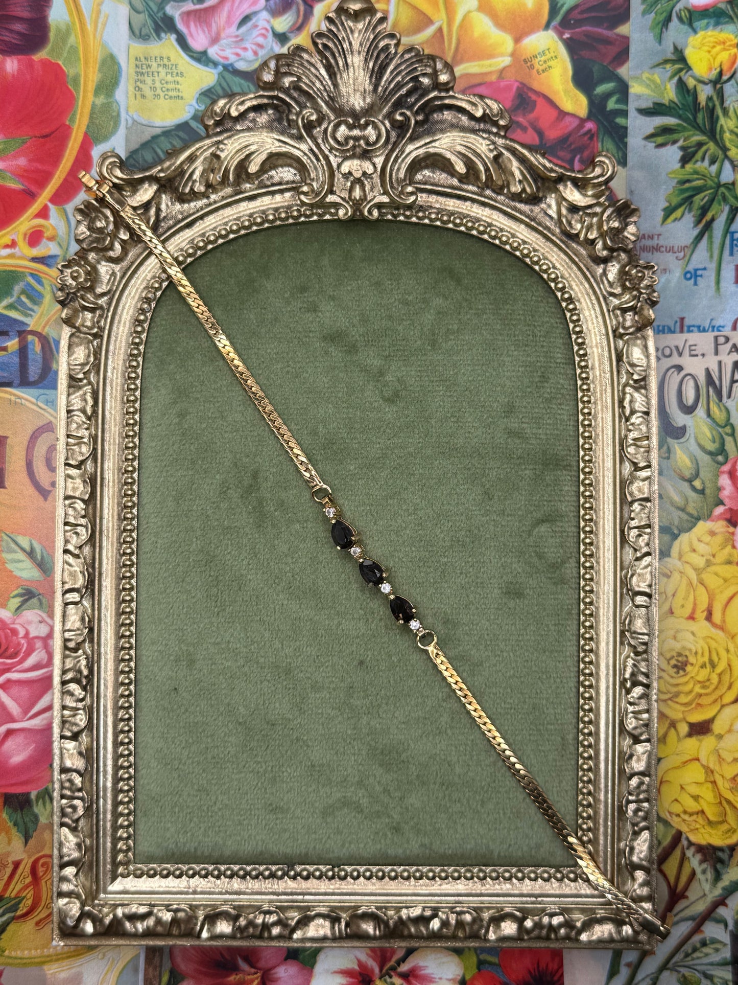 Vintage Gold Tone Dainty Bracelet 7.25”