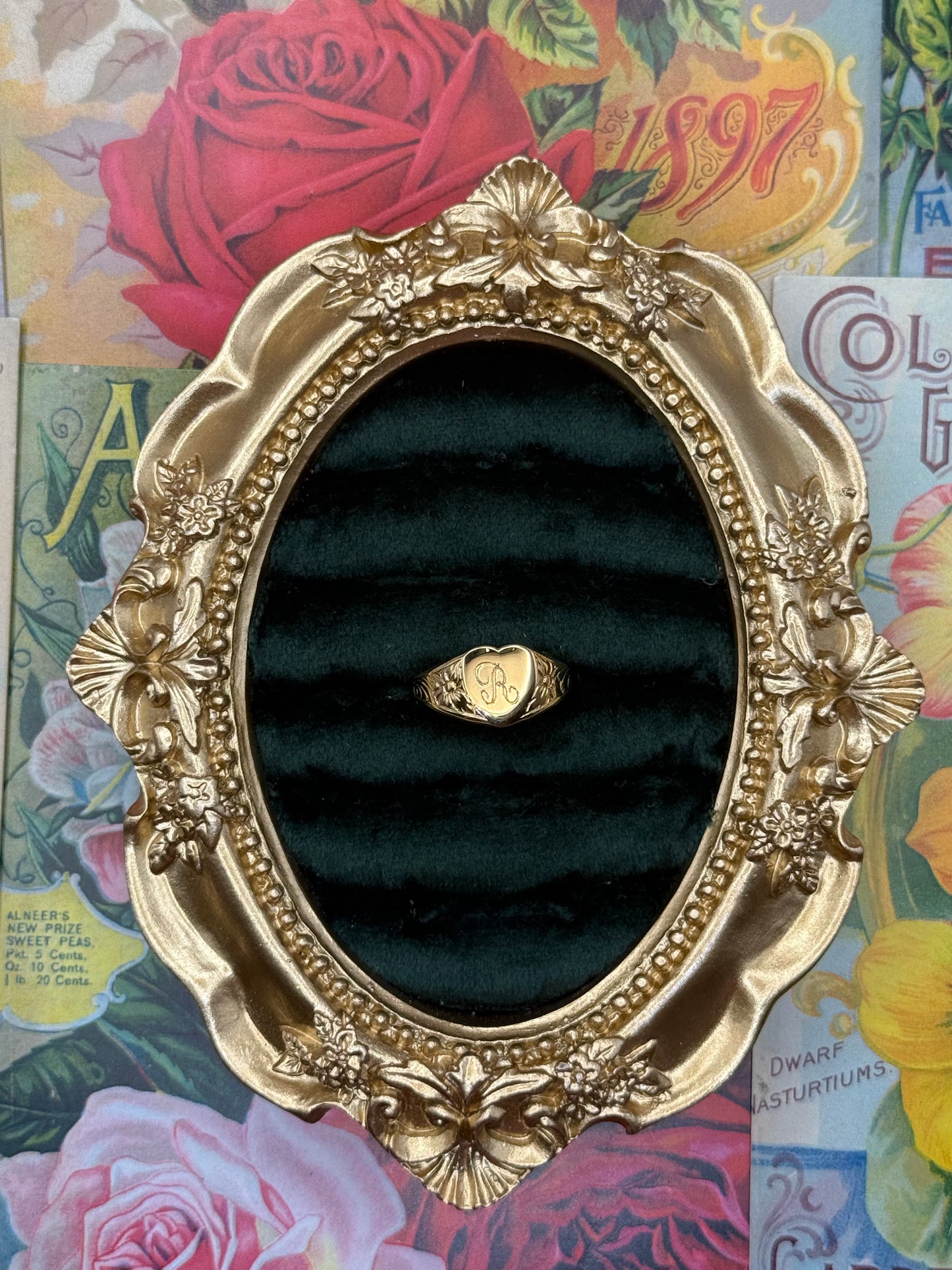 Vintage Gold Tone “R” Heart Signet Ring Size 5