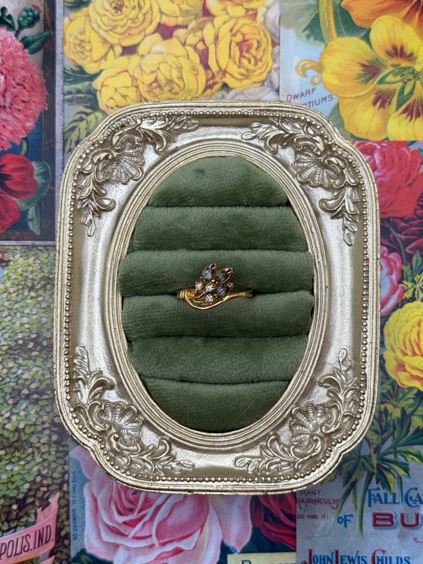 Vintage Gold Tone Gray Stone Ring Size 8