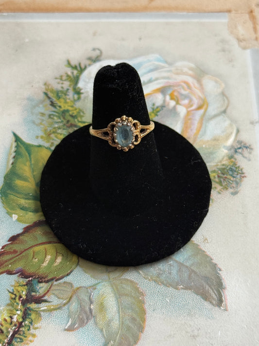 gold tone gold plated blue stone ring size 6