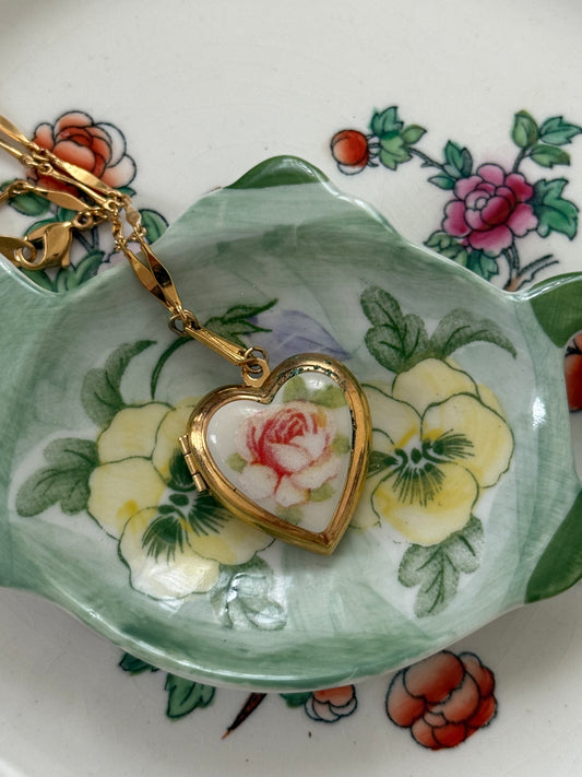 gold tone floral heart pendant locket necklace