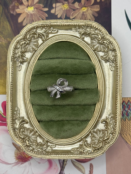 Vintage Silver Tone Avon Bow Ring Size 7