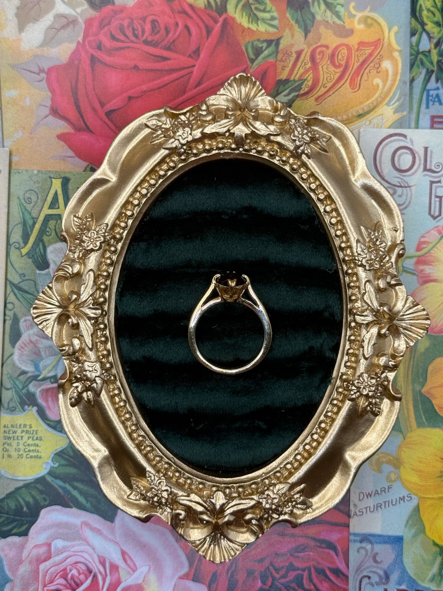 Vintage Gold Tone Avon Ring Size 6