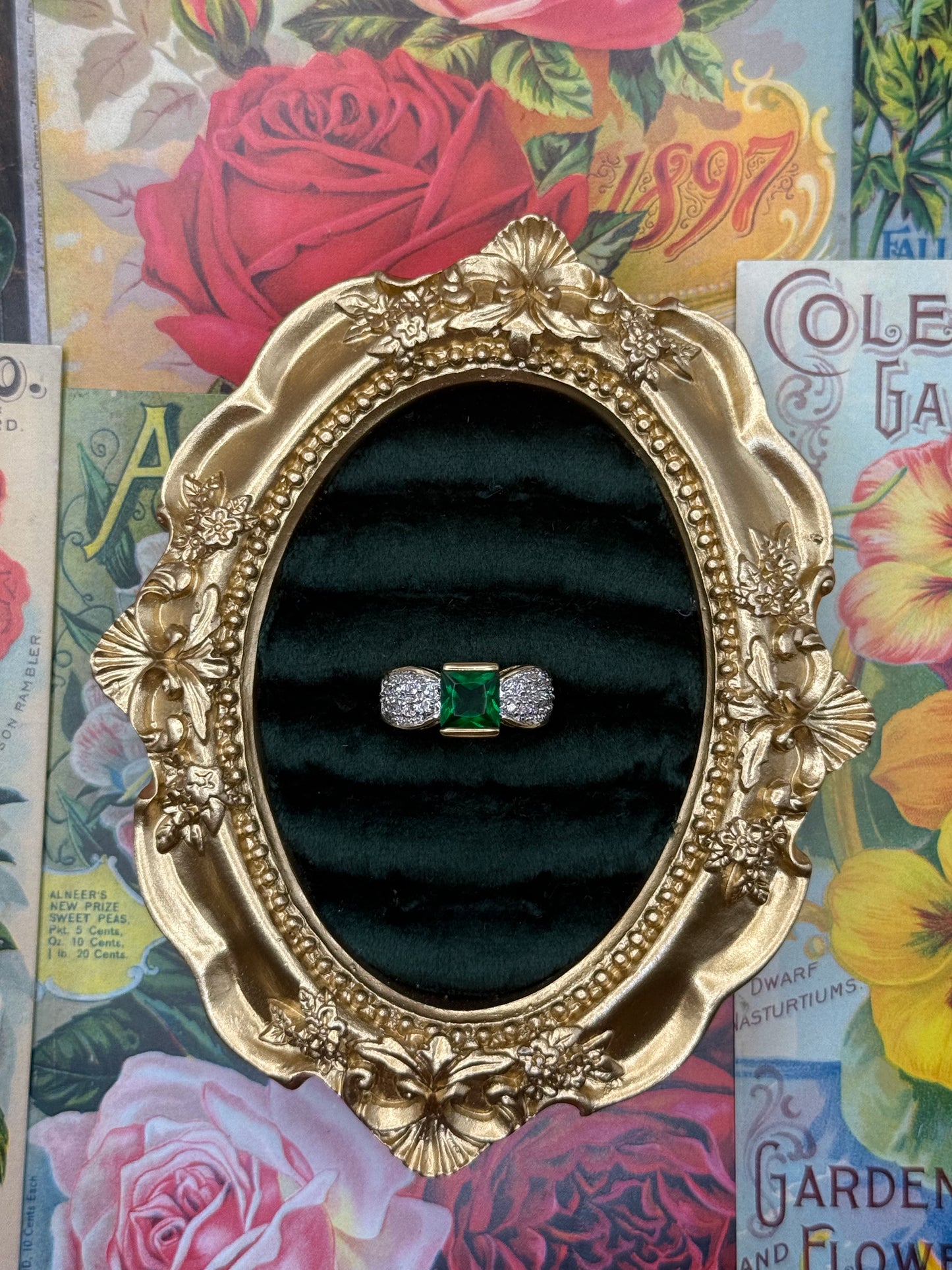 Vintage Gold Tone Old Stock Ring Size 6
