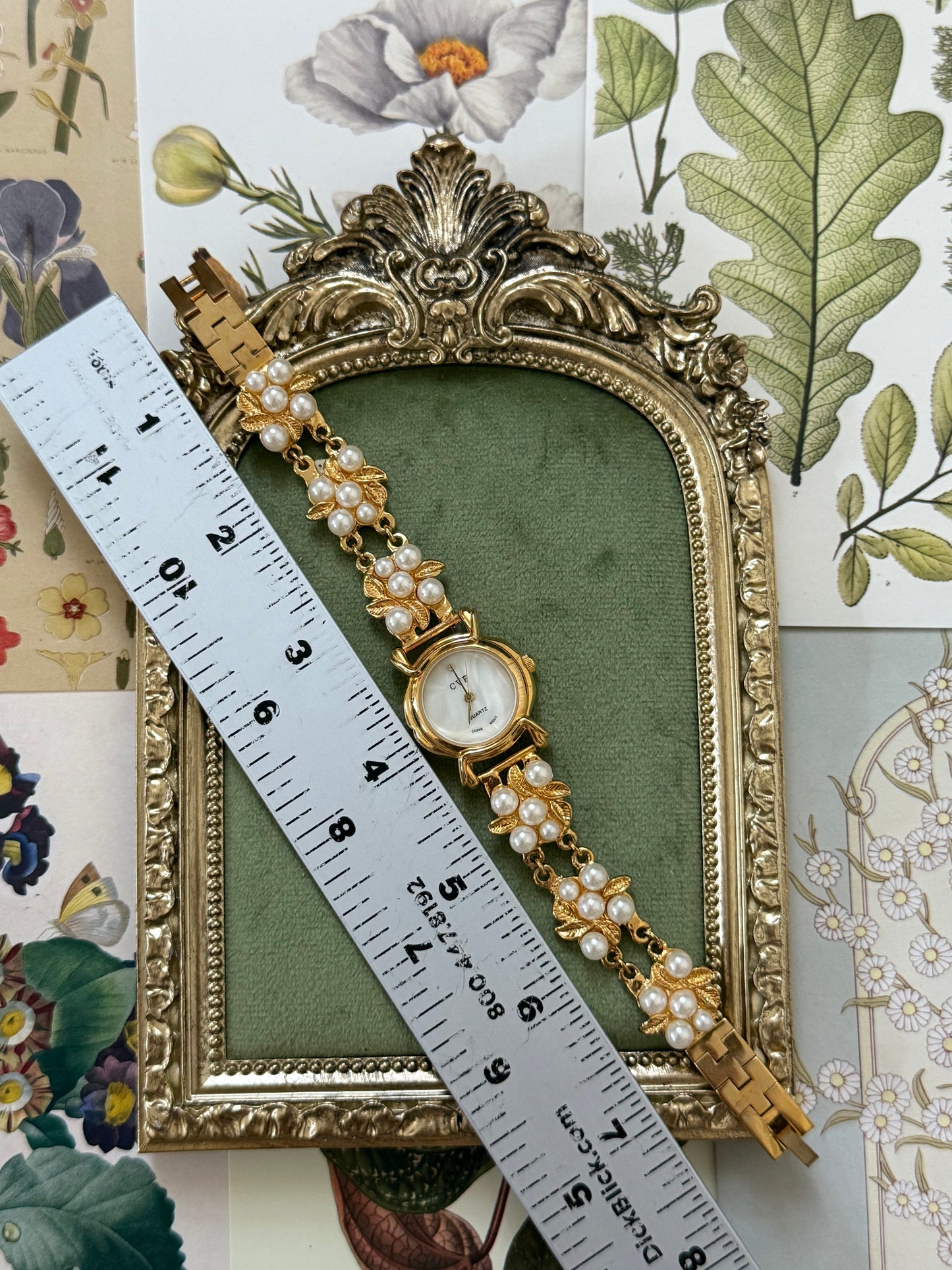 Working Vintage Gold Tone Pearl Band Watch