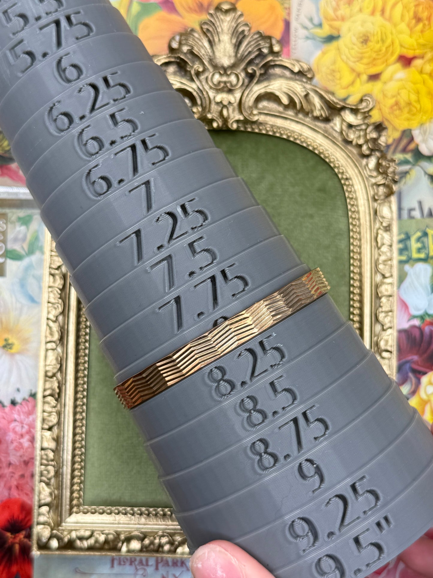 Vintage Gold Tone Detailed Bangle 8”