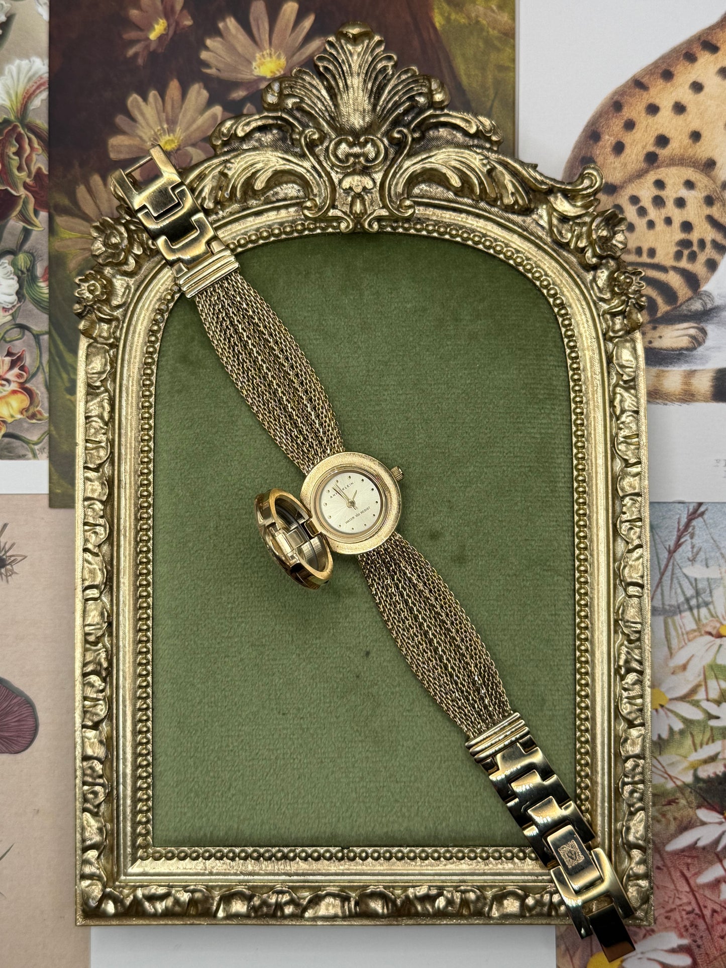 Working Vintage Gold Tone Peek a Boo Watch