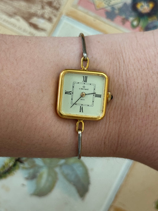 working two tone wind up watch