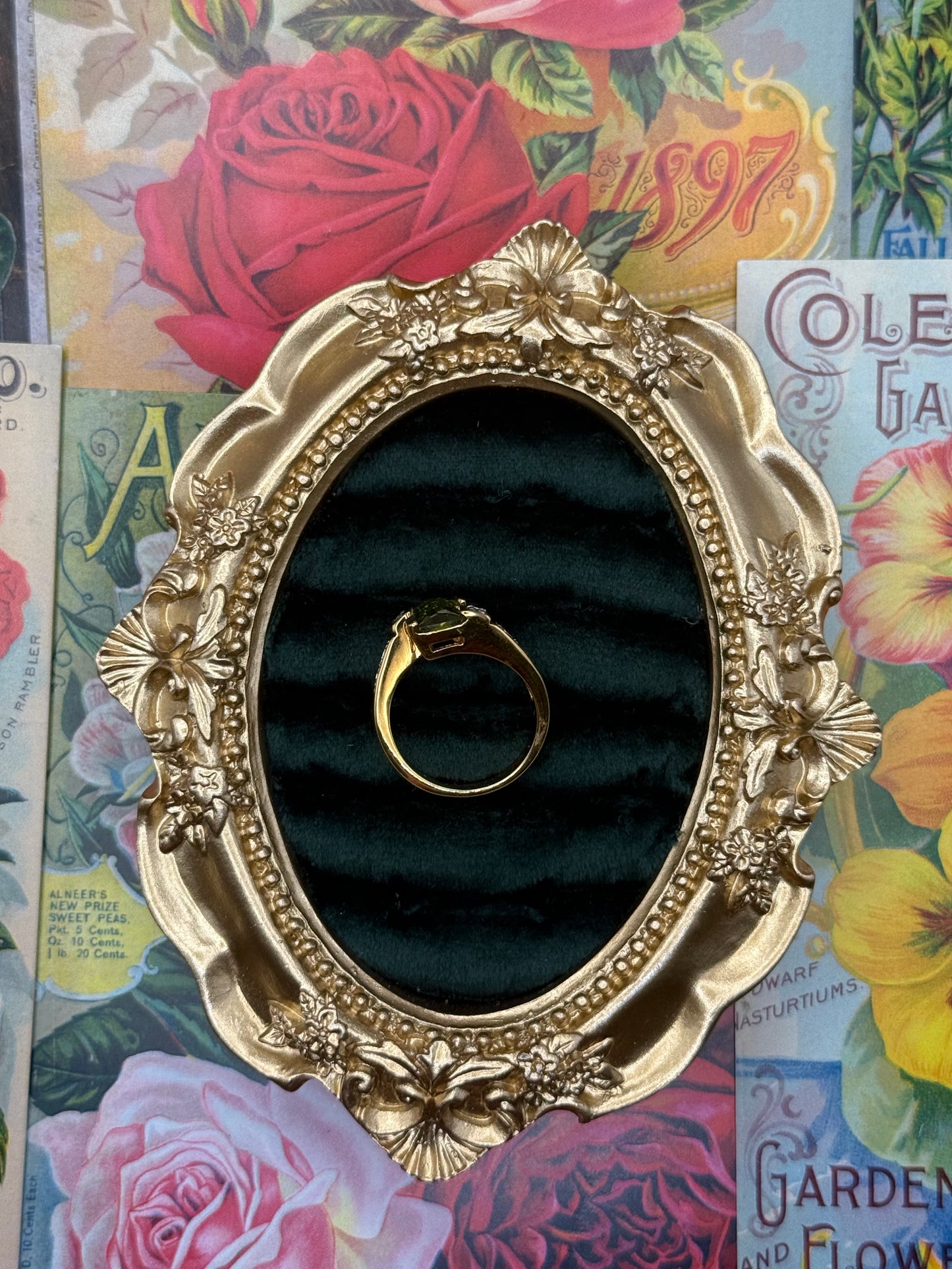 Vintage Gold Tone Old Stock Ring Size 7