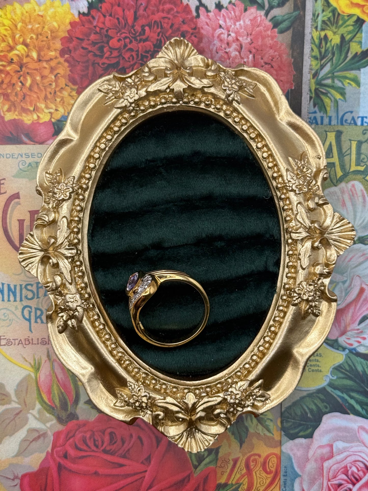 Vintage Gold Tone Old Stock Ring Size 9