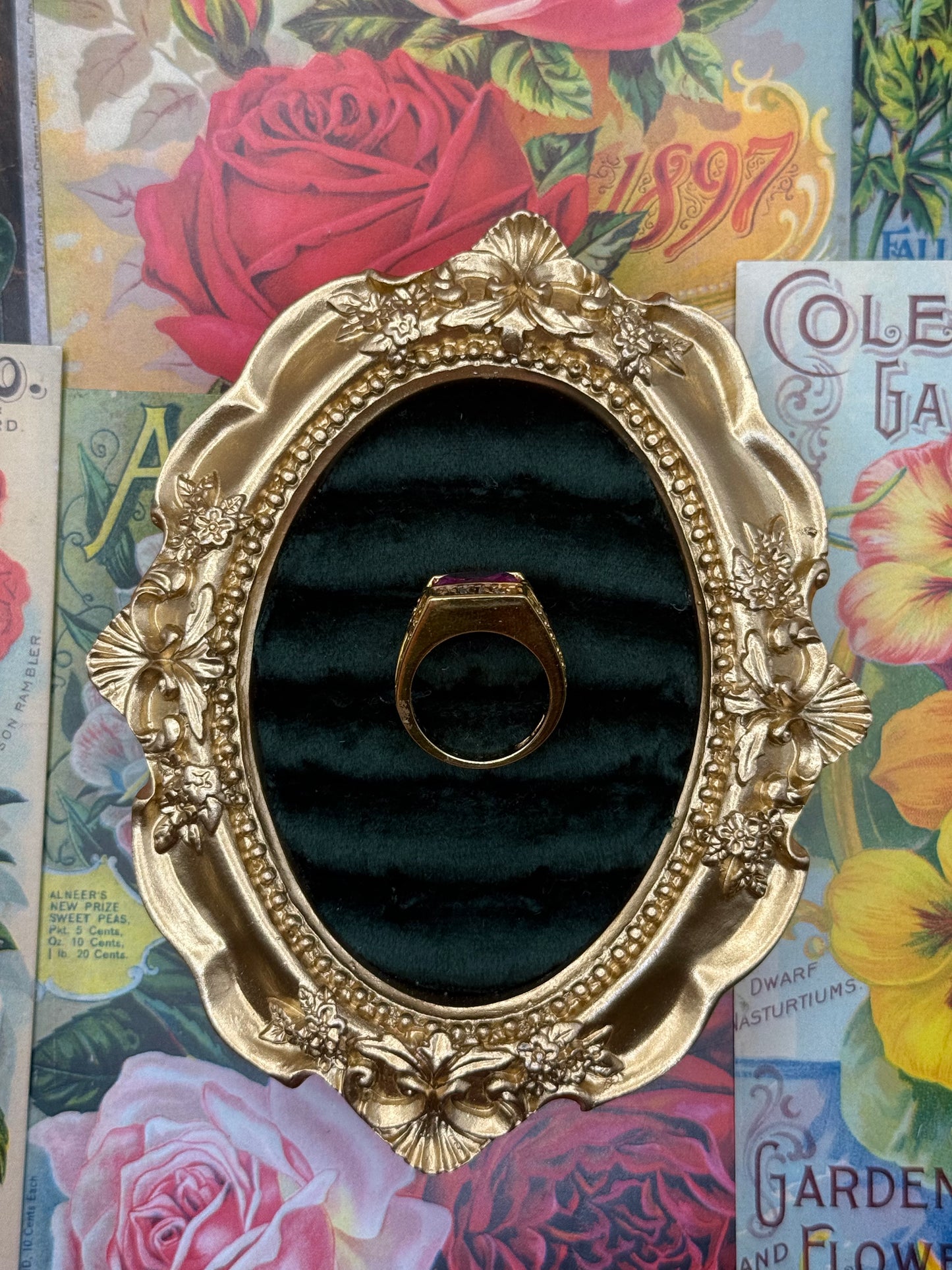 Vintage Gold Tone Old Stock Ring Size 6