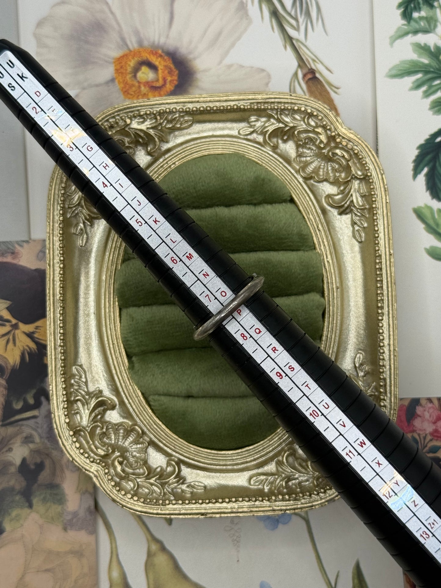 Vintage Silver Tone Avon Ribbon Ring Size 7.5