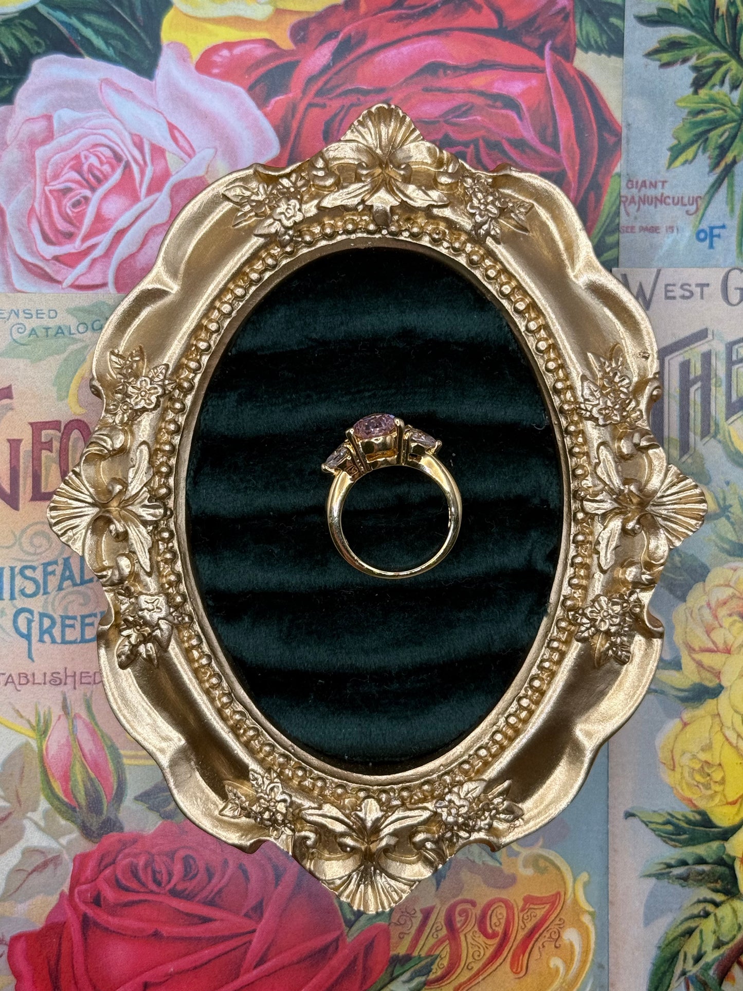 Vintage Gold Tone Old Stock Ring Size 5