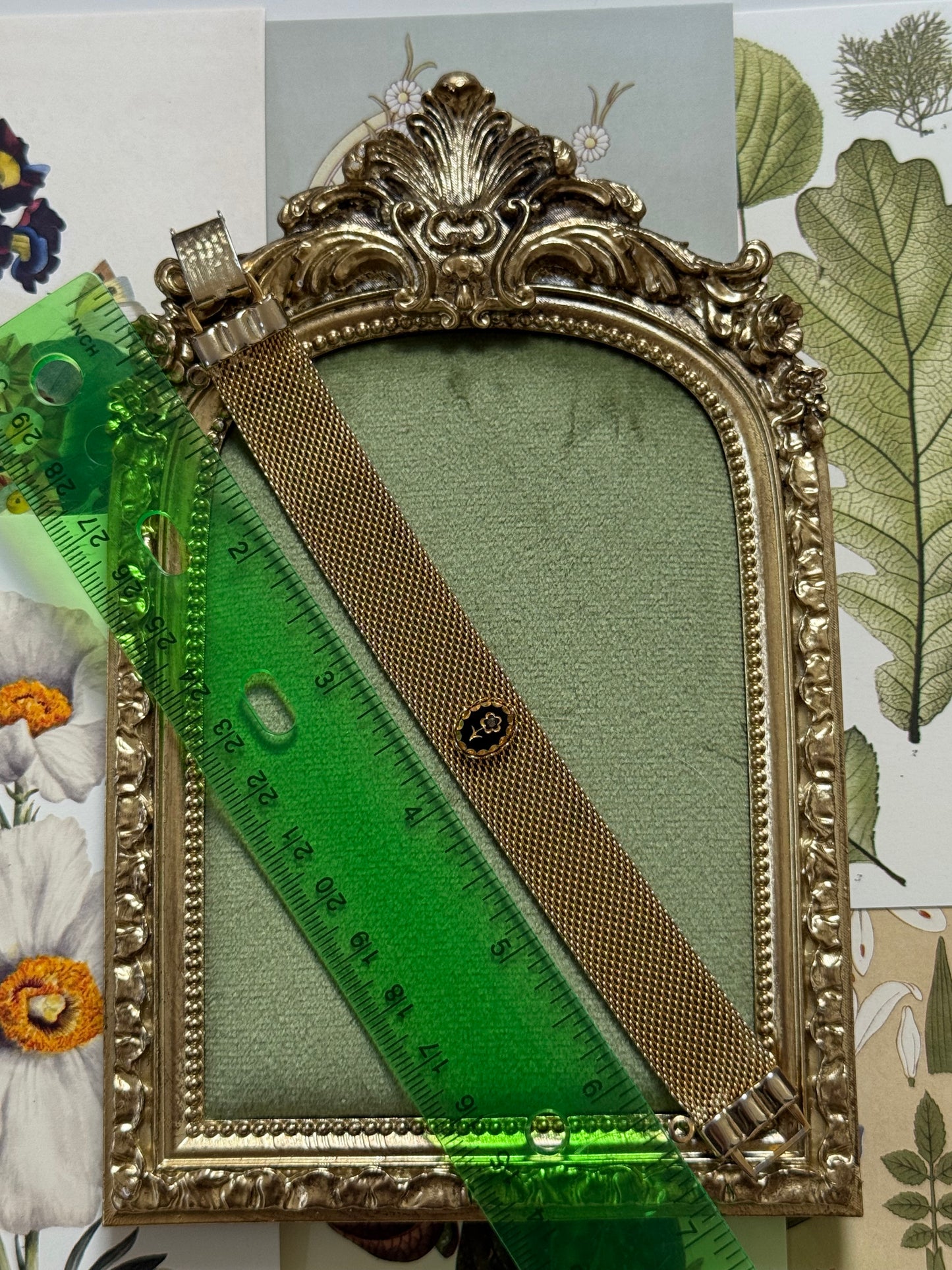 Vintage Gold Tone Floral Bracelet