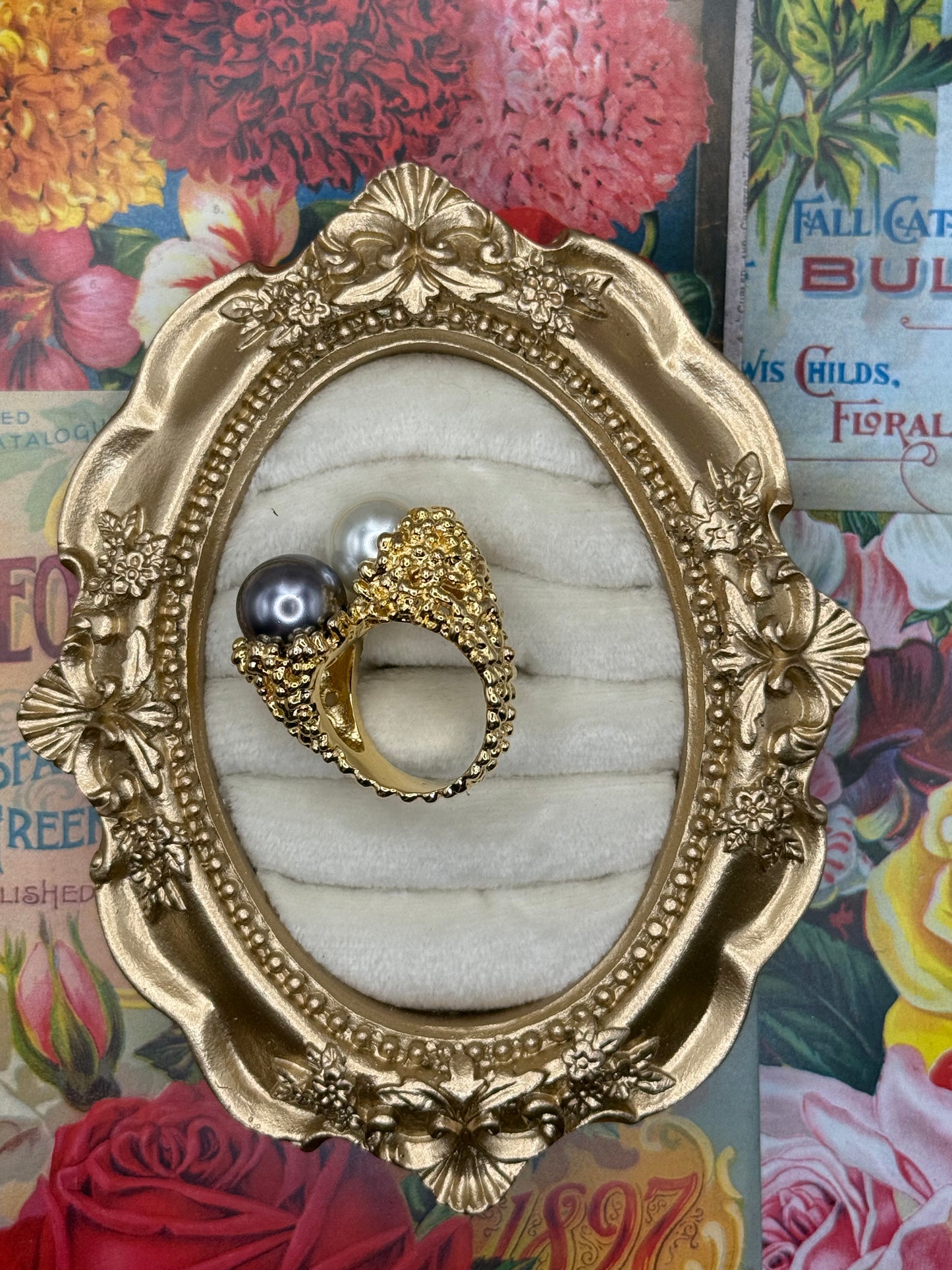 Modern Gold Tone Chunky Heavy Pearl Ring Size 8