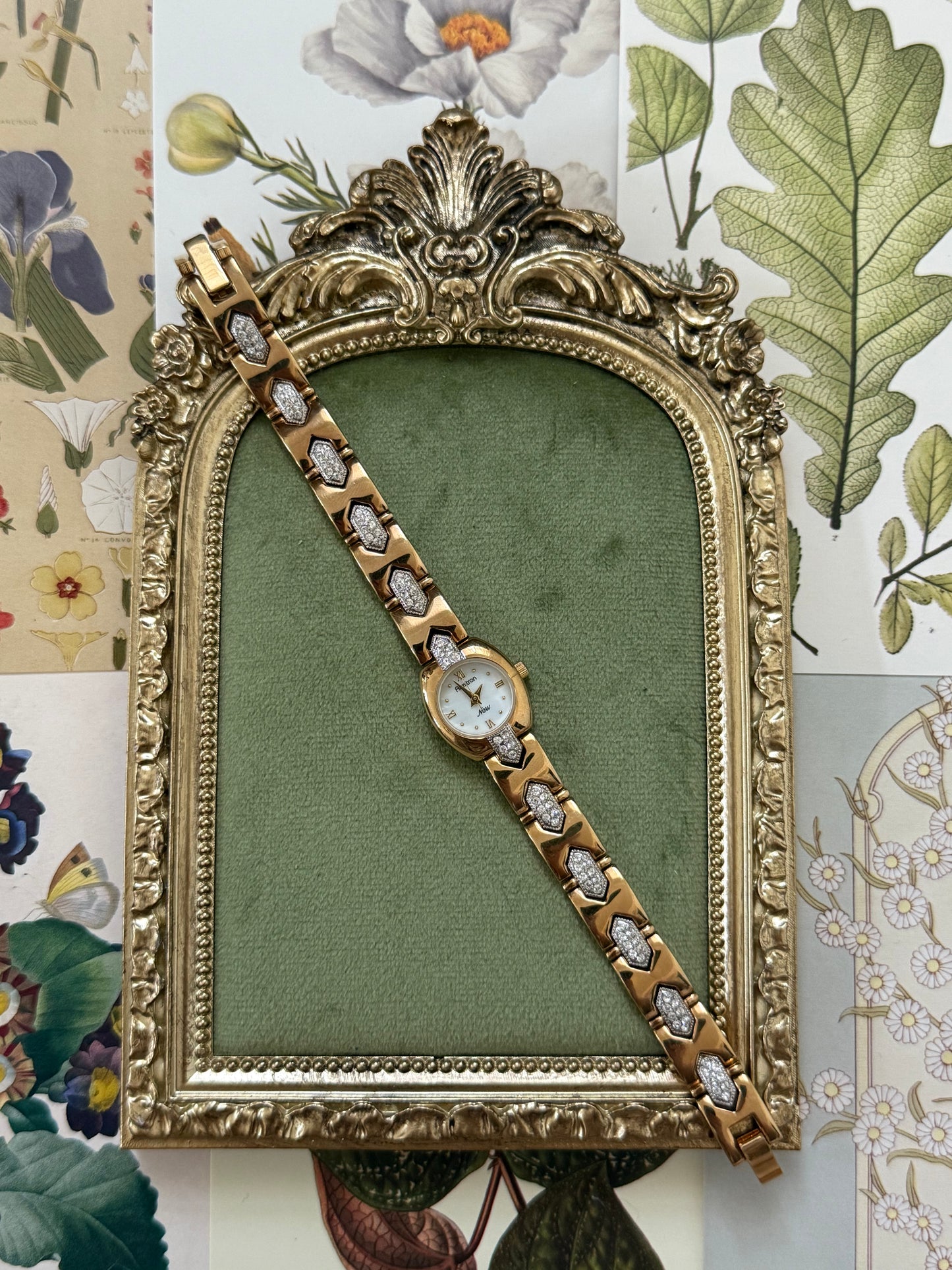 Working Vintage Gold Tone Watch