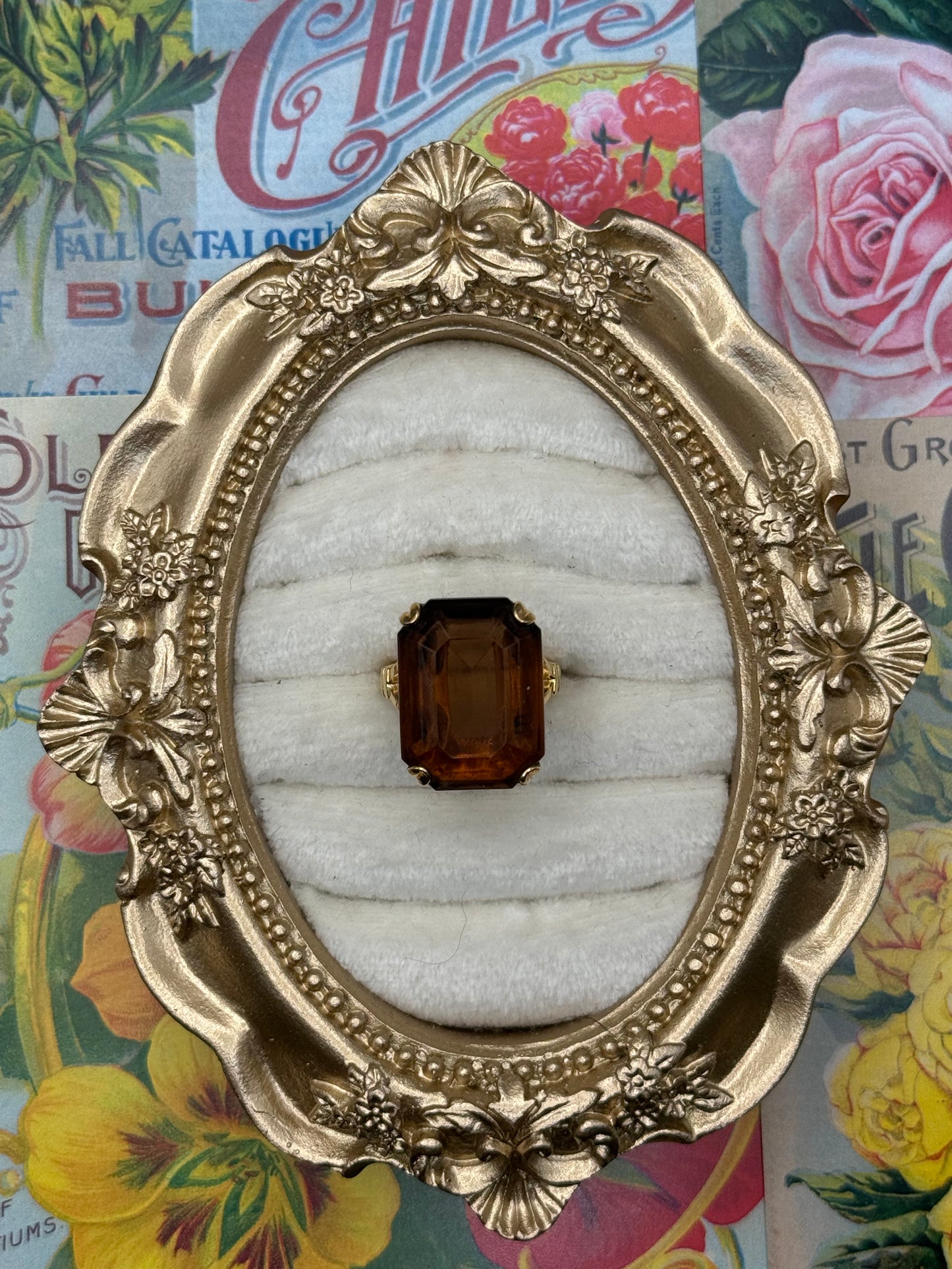 Vintage Gold Tone Avon Ring Size 5.25