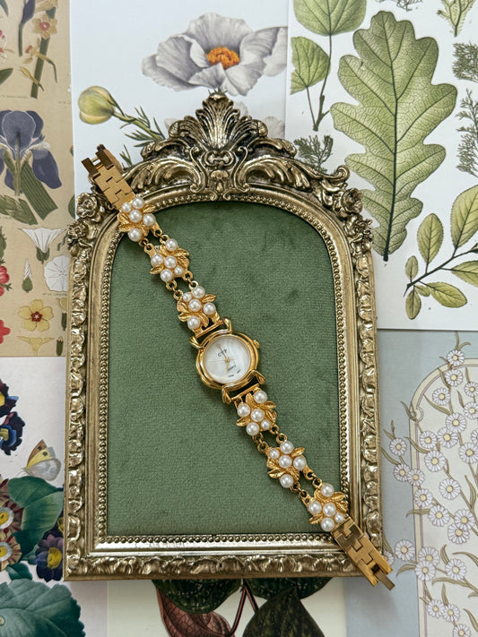Working Vintage Gold Tone Pearl Band Watch