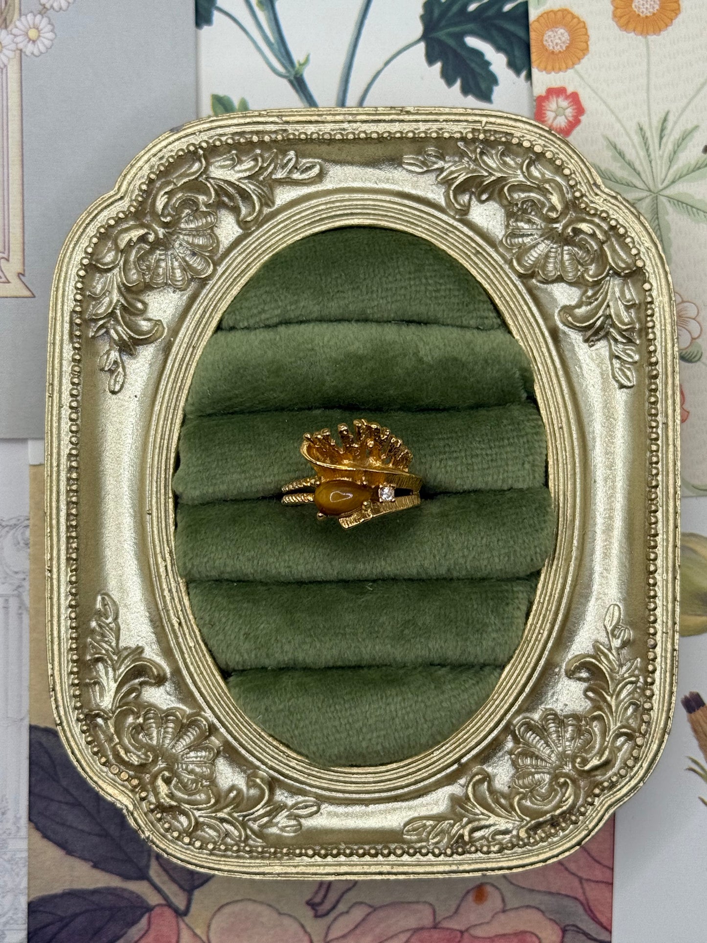 Vintage Gold Tone Old Stock Gemstone Ring Size 5.75