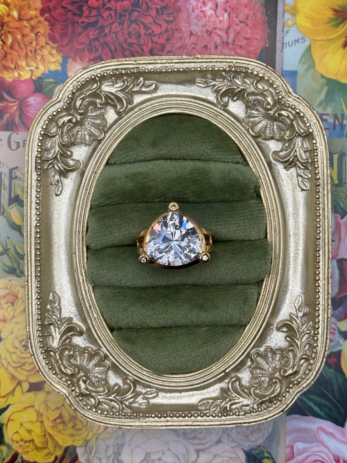 Vintage Gold Tone Old Stock Ring Size 7