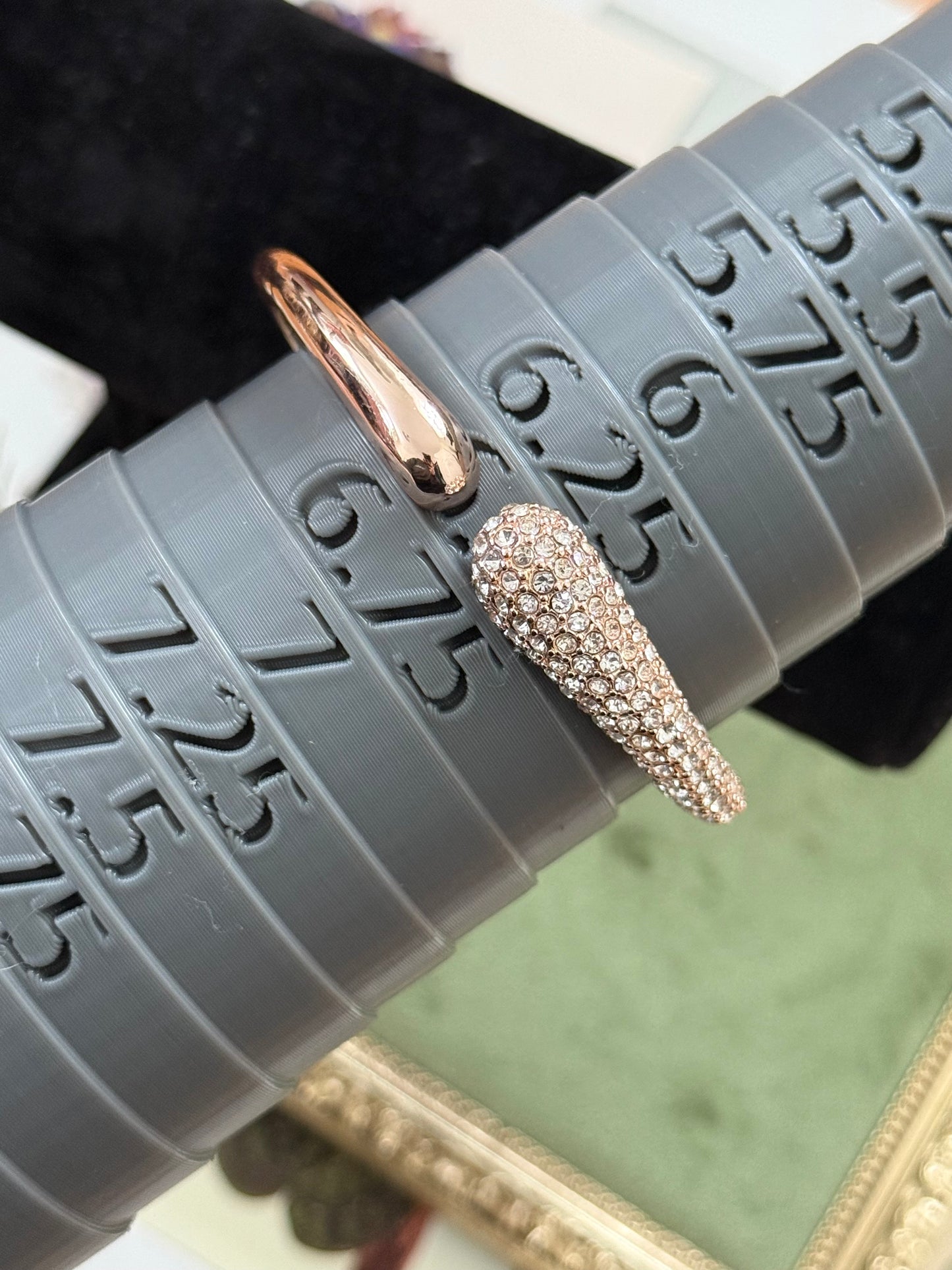 Vintage Rose Gold Tone Rhinestoned Bracelet