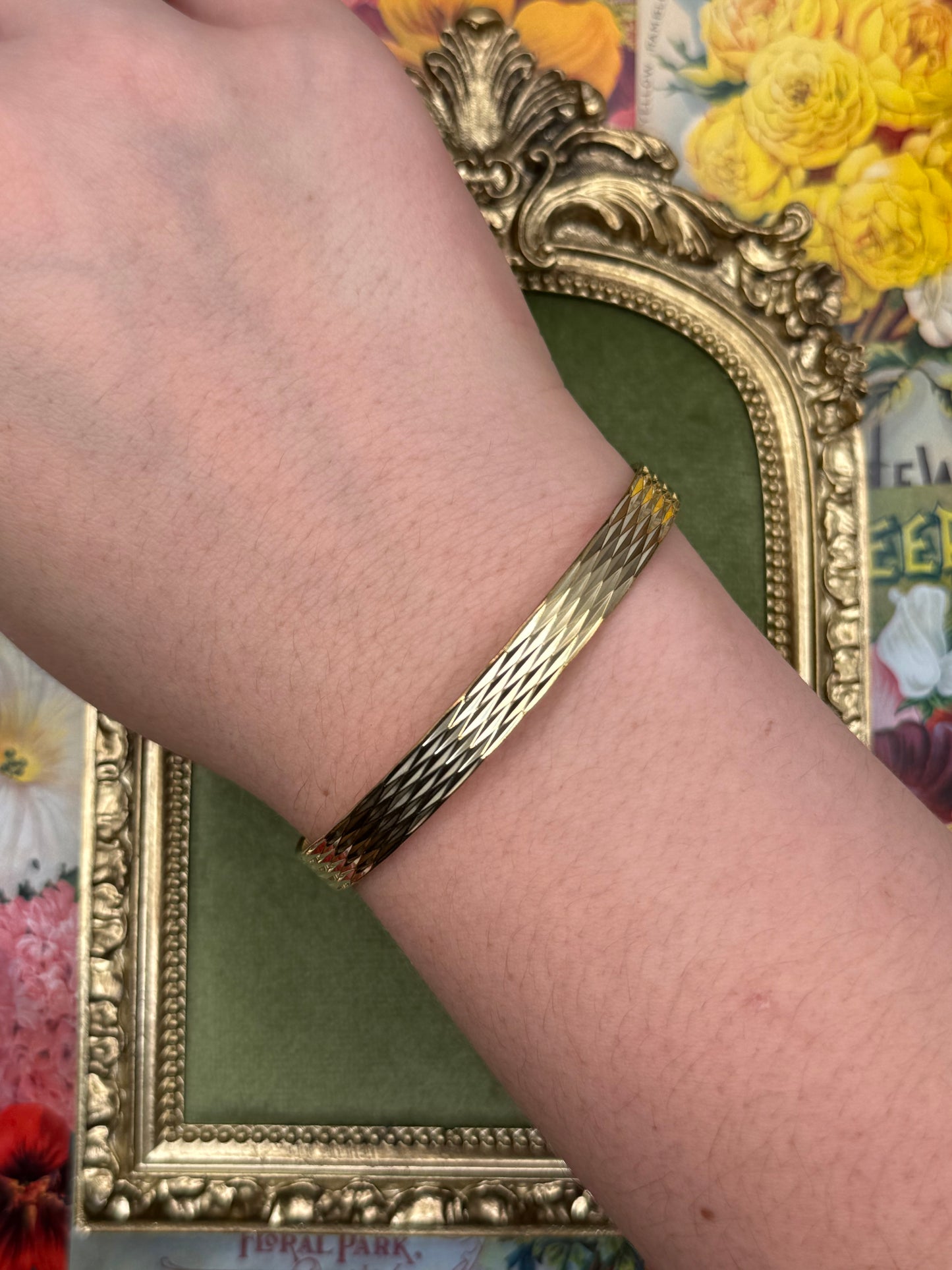 Vintage Gold Tone Textured Bangle 8”