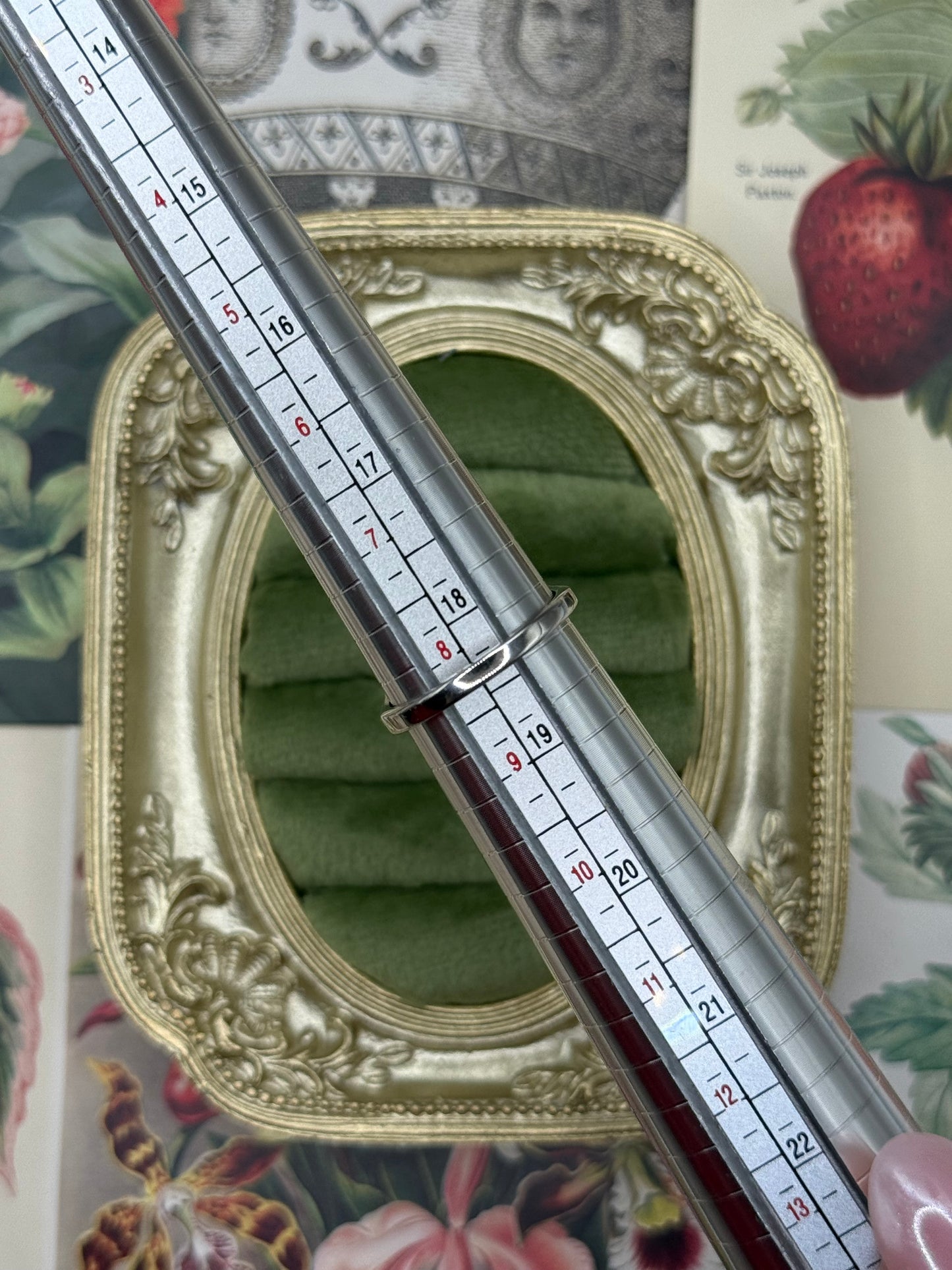 Vintage Silver Tone Old Stock Gemstone Ring Size 8.25