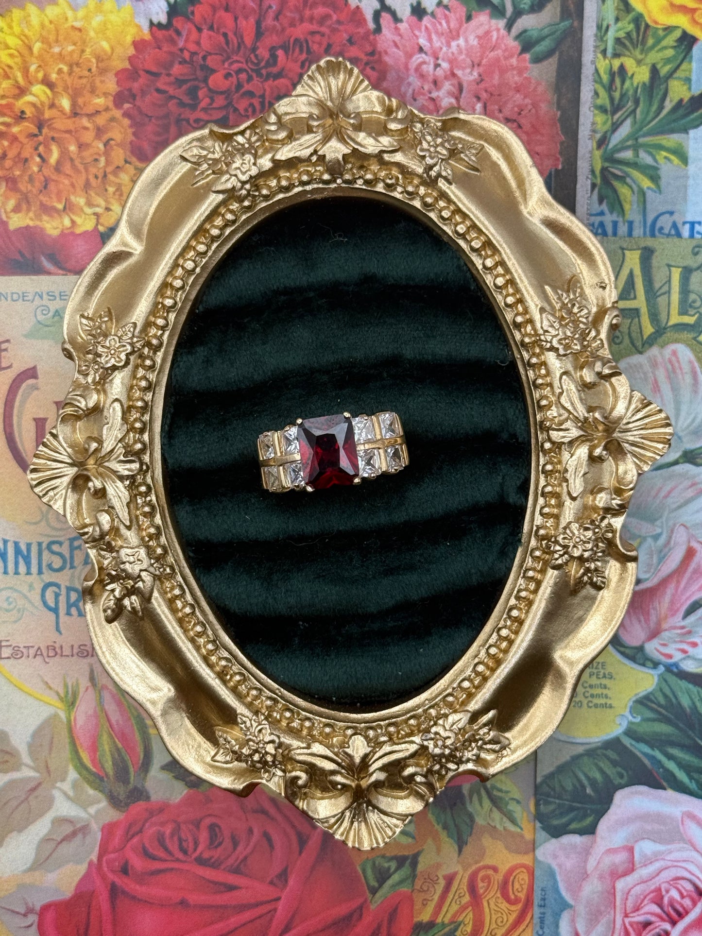 Vintage Gold Tone Old Stock Ring Size 5