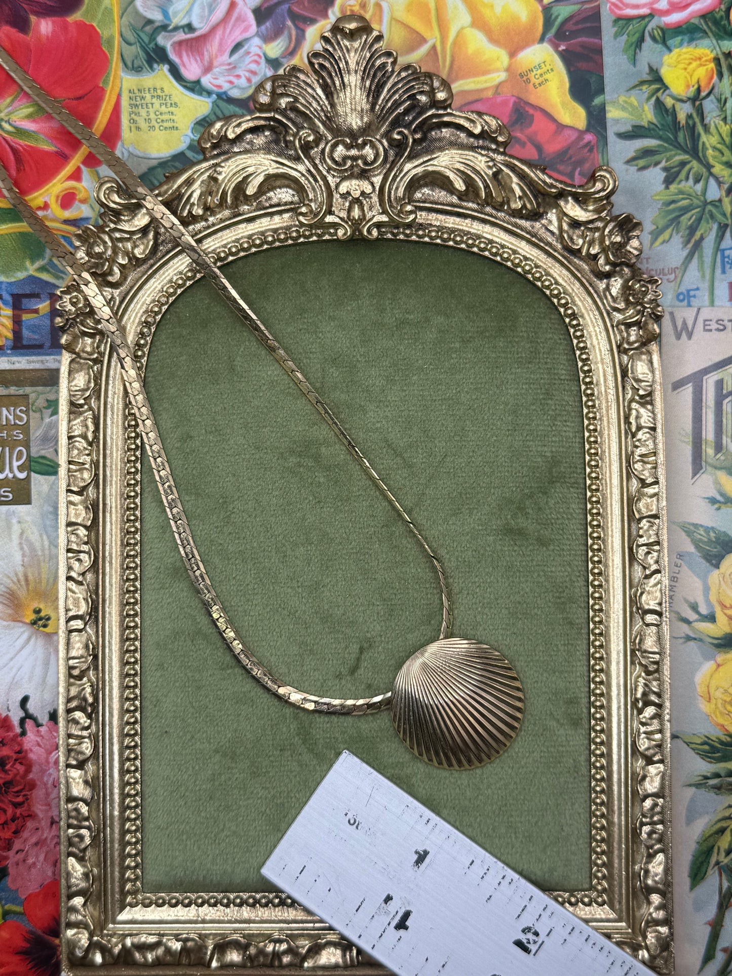 Vintage Gold Tone Necklace 16”