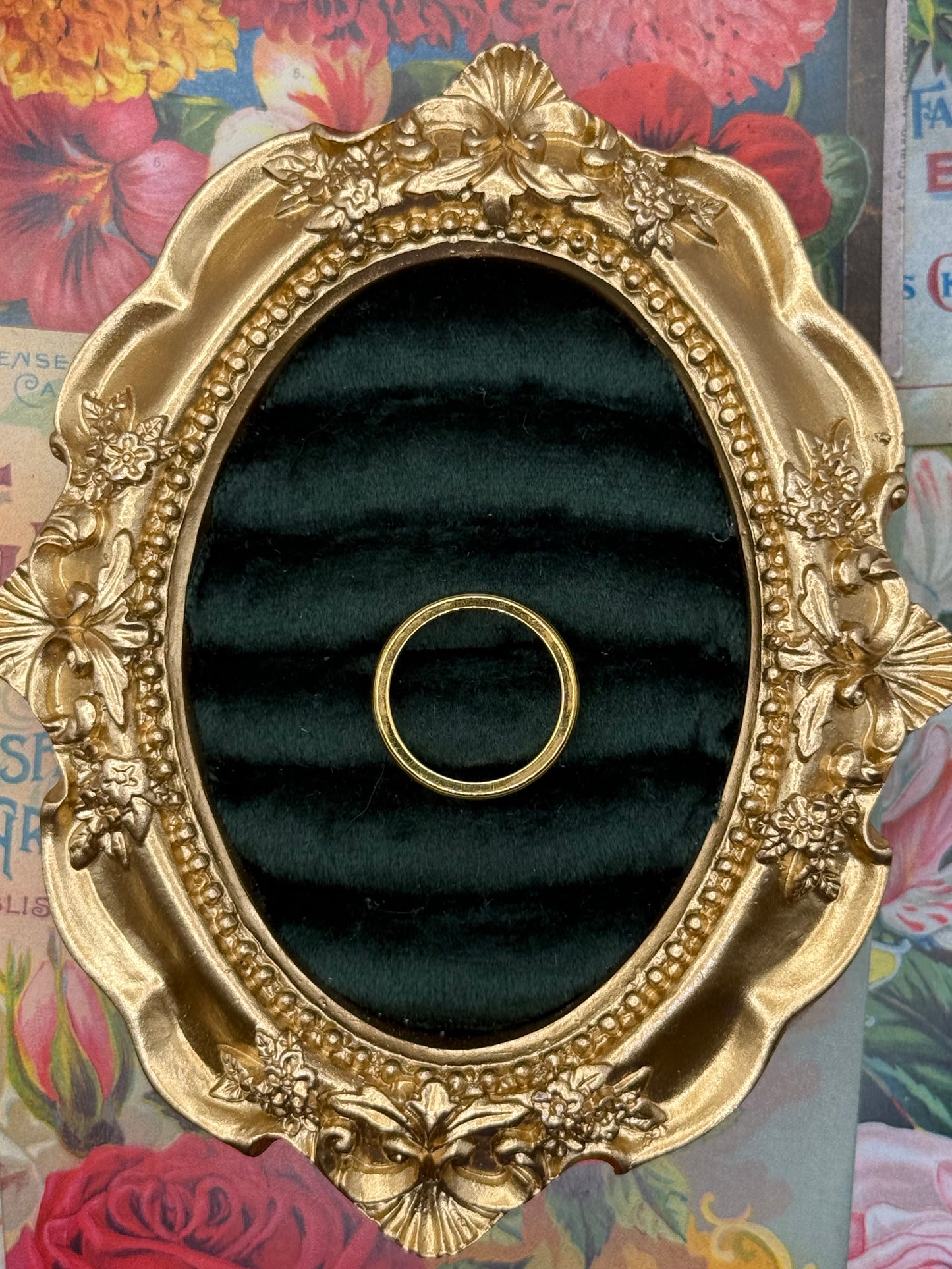Vintage Gold Tone Avon Stacker Ring Size 6