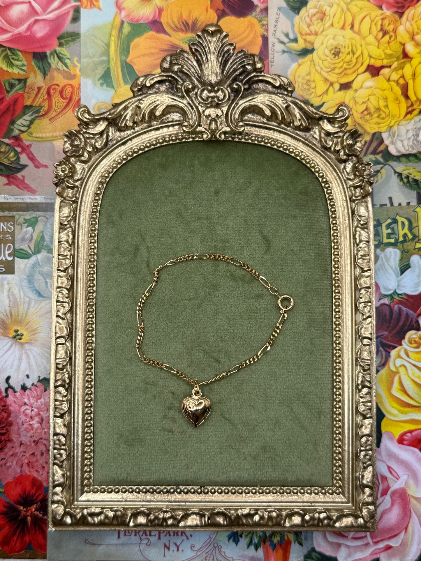 Vintage Gold Tone Dainty Heart Charm Bracelet 6”