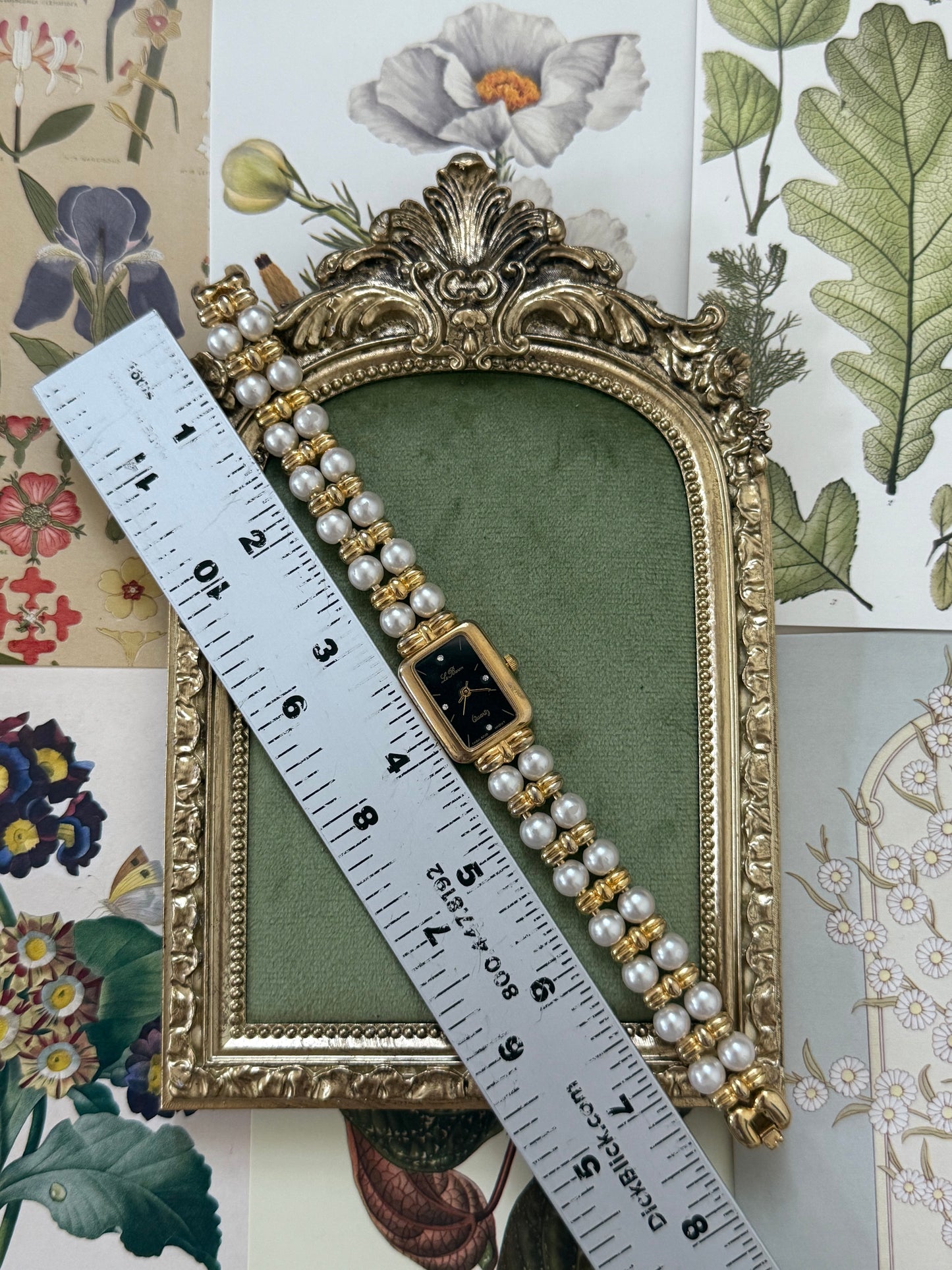 Working Vintage Gold Tone Pearl Band Watch