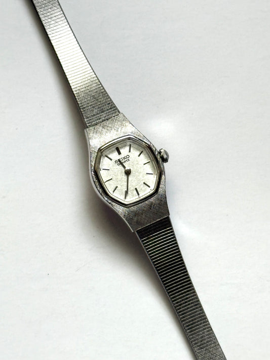 working silver tone octagon dial seiko watch