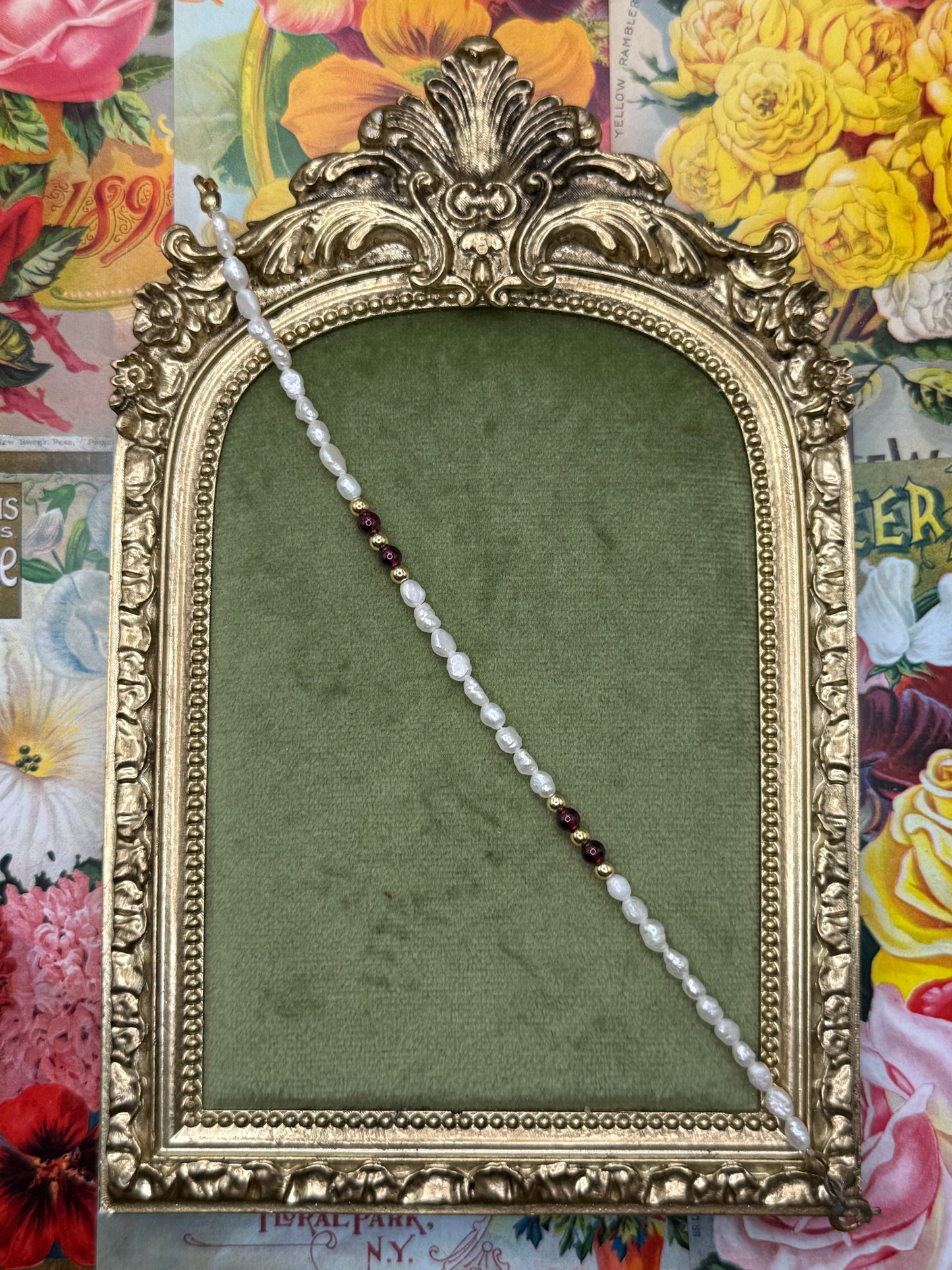 Vintage Gold Tone Garnet Bead Pearl Bracelet 7.5”