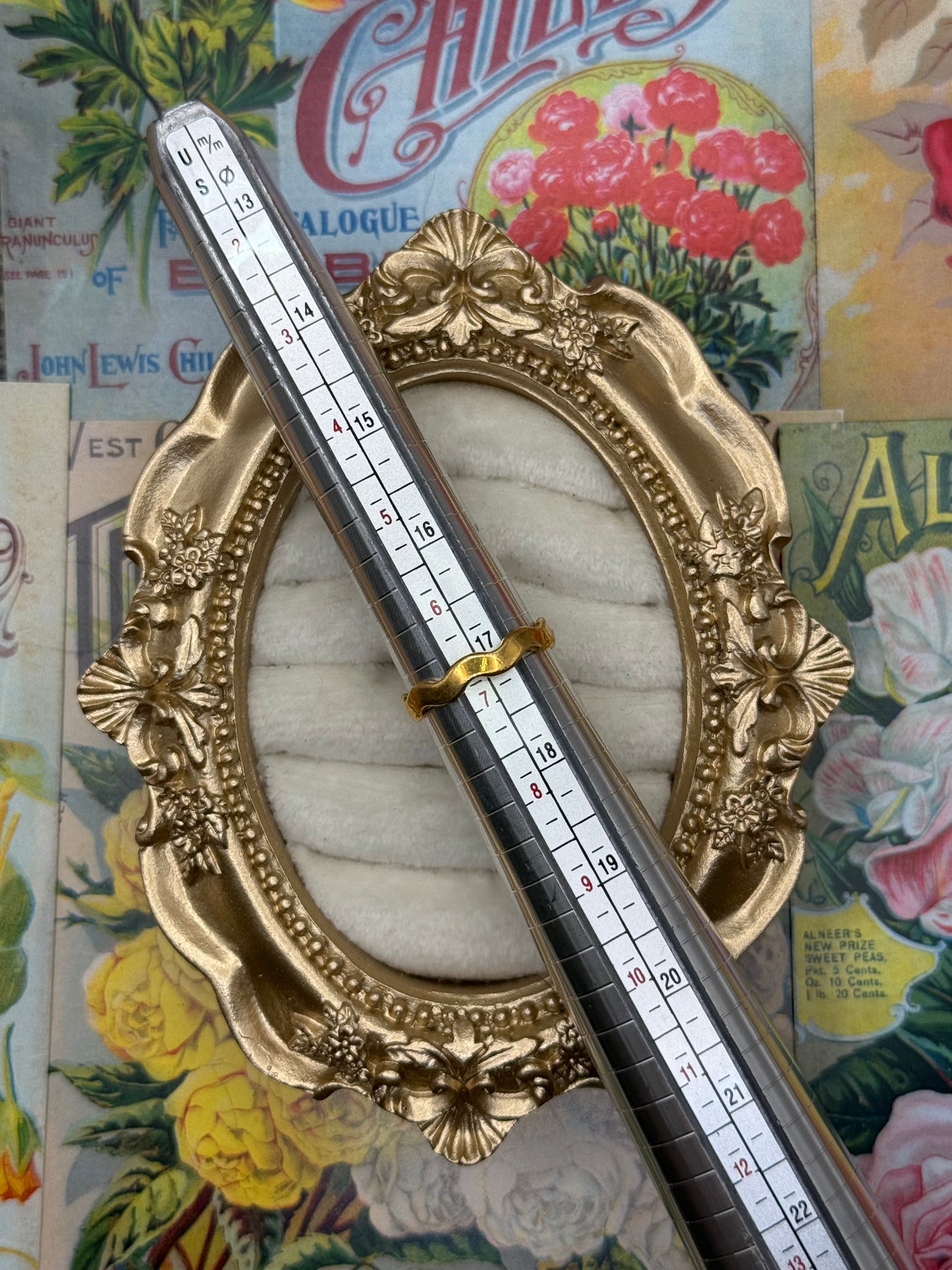 Vintage Gold Tone Dainty Wavy Stacker Band Size 6.75