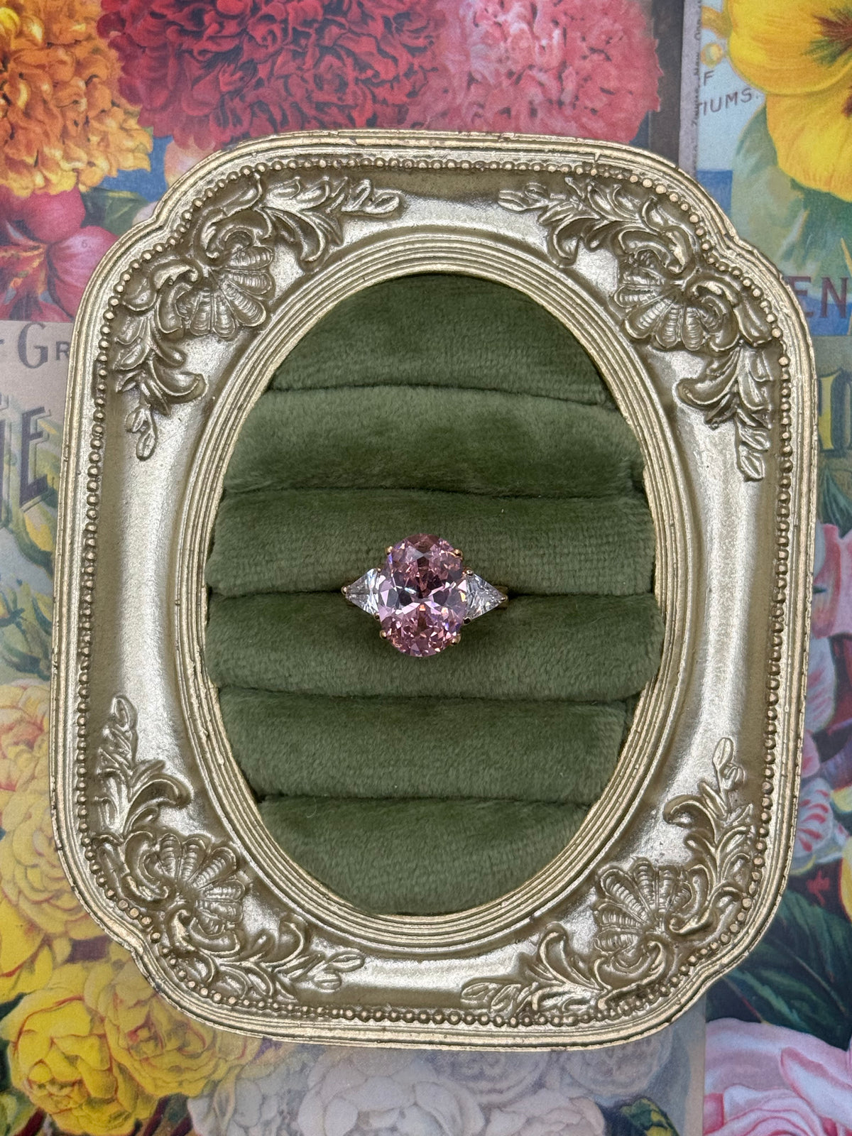 Vintage Gold Tone Old Stock Ring Size 6