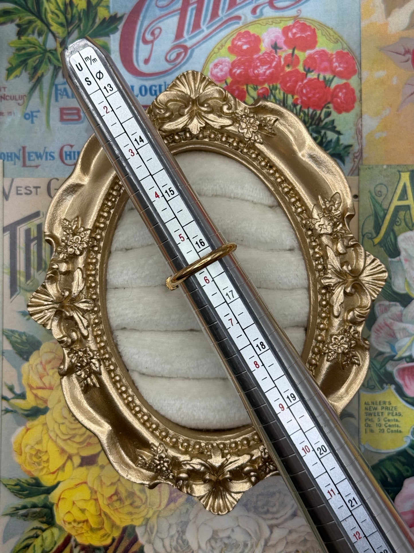 Vintage Gold Tone Avon Belt Buckle Ring Size 5.5