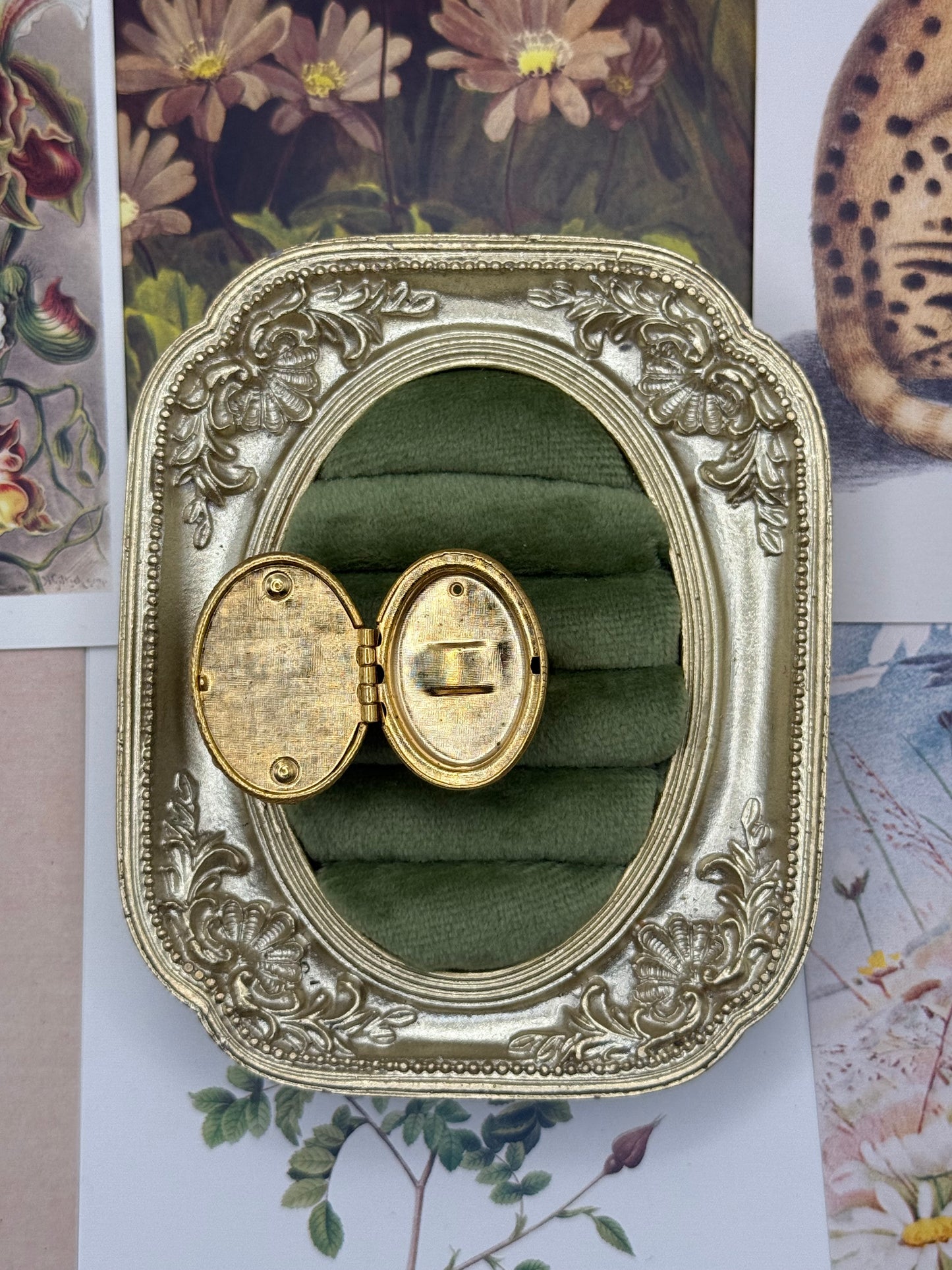 Vintage Gold Tone Avon Locket Ring Size 6