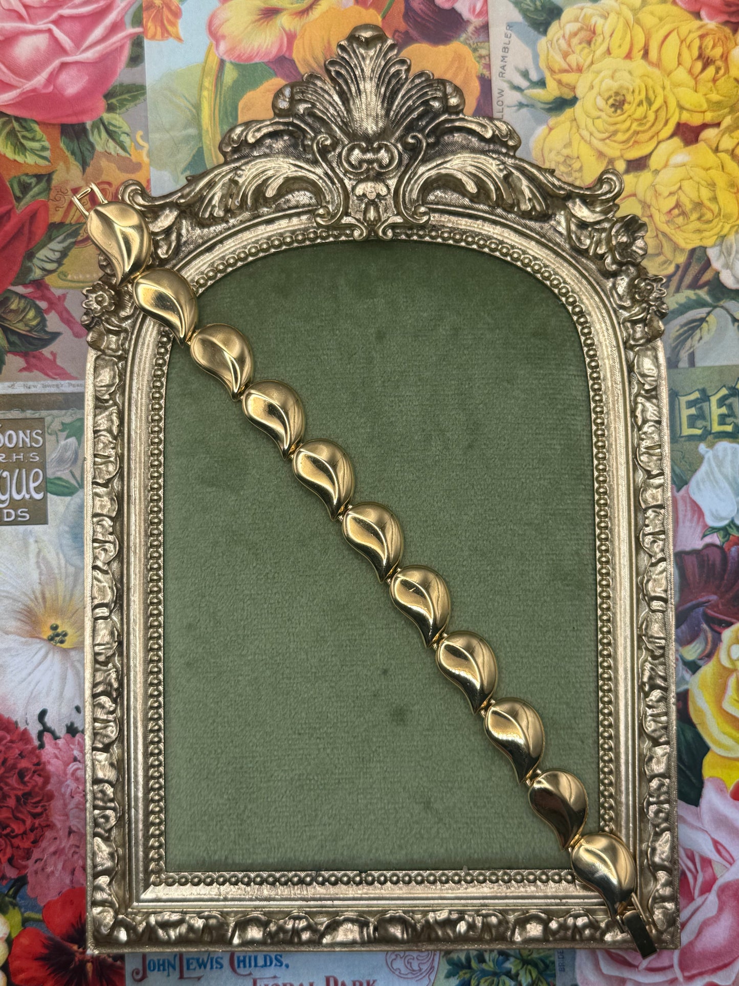 Vintage Gold Tone Bracelet 6.75”