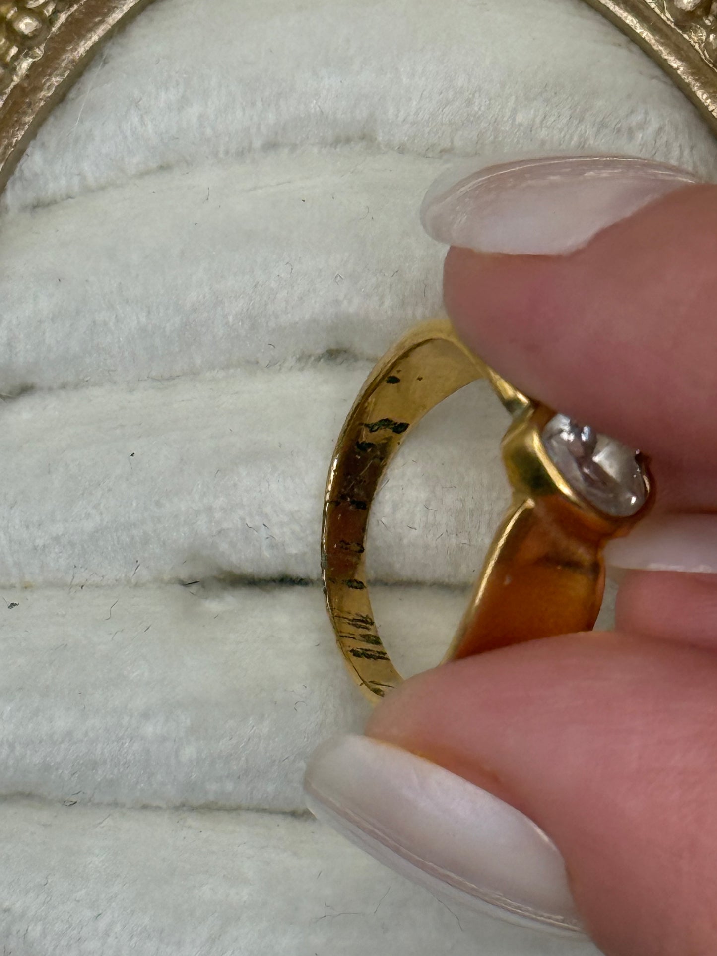 Vintage Gold Tone Heart Bezel Ring Size 7.75