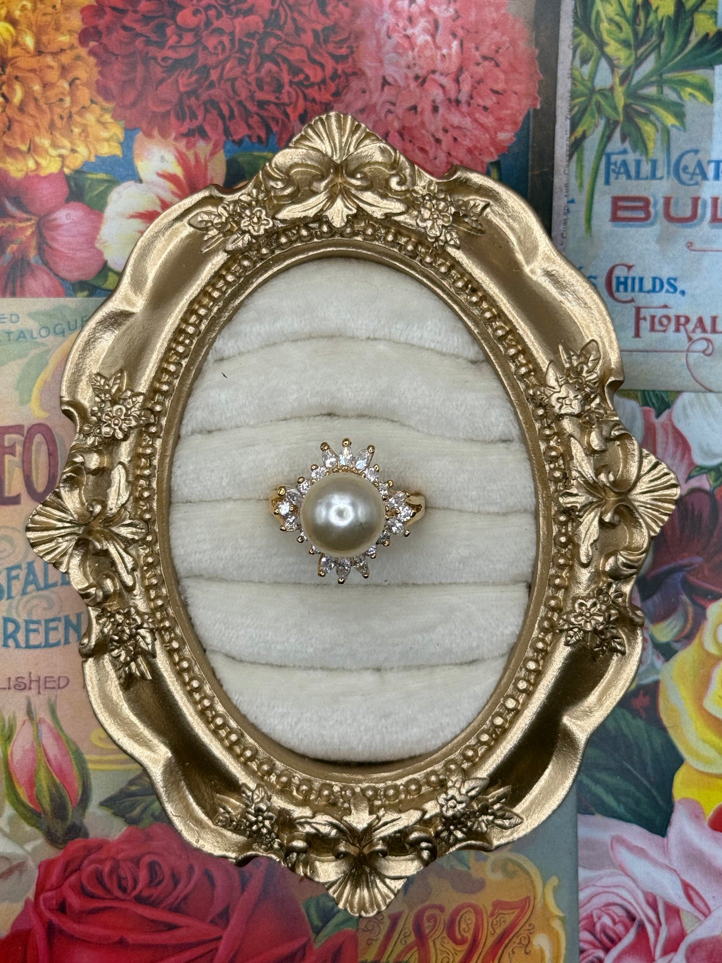 Vintage Gold Tone Pearl Ring Size 9